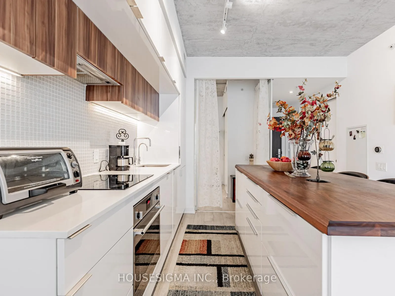Photo 1 of Unit 1201, 185 Roehampton Avenue, Toronto, Mount Pleasant West — HOMEH