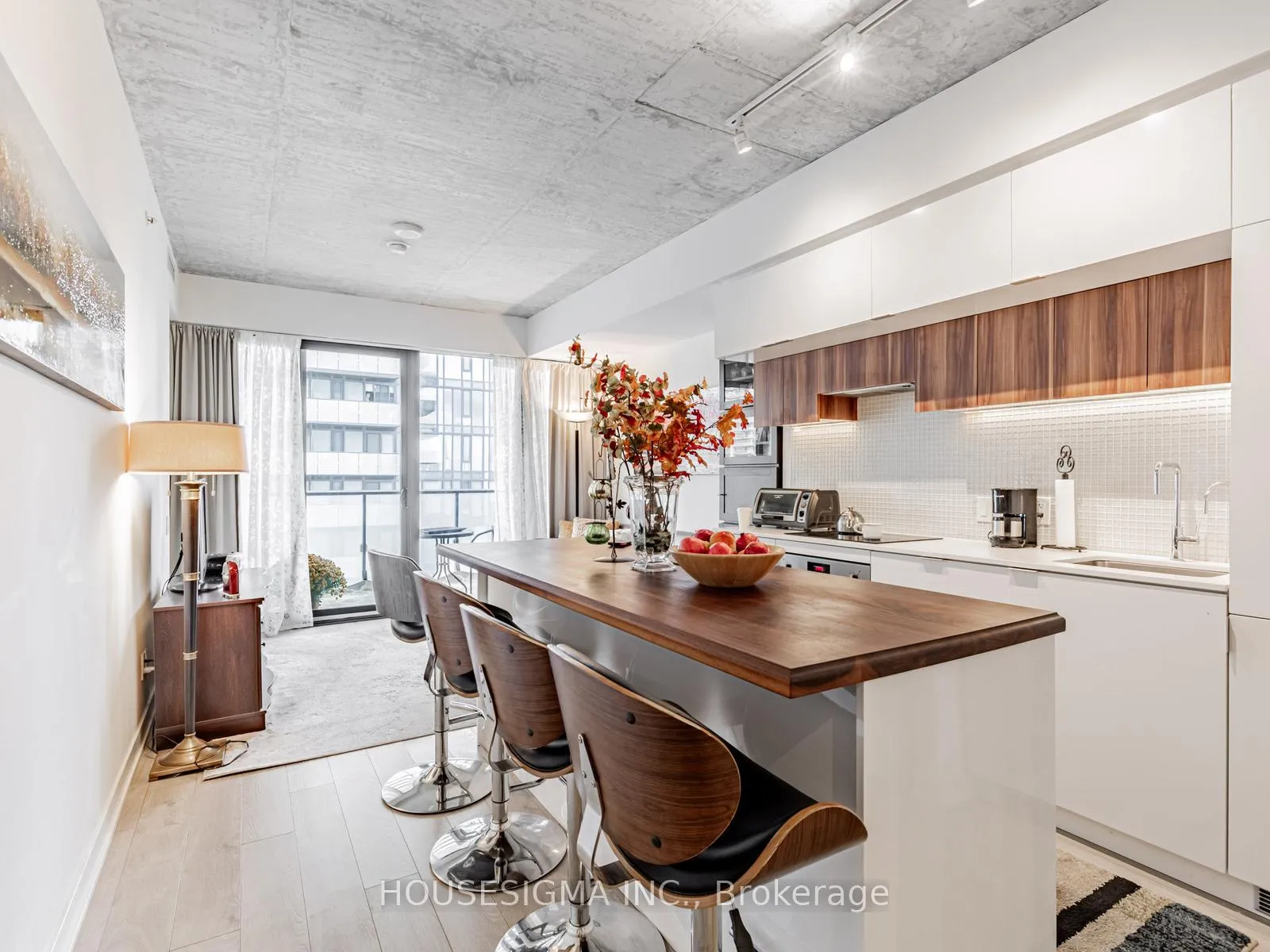 Photo 2 of Unit 1201, 185 Roehampton Avenue, Toronto, Mount Pleasant West — HOMEH