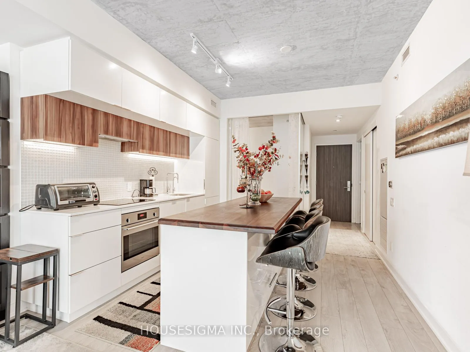 Photo 4 of Unit 1201, 185 Roehampton Avenue, Toronto, Mount Pleasant West — HOMEH