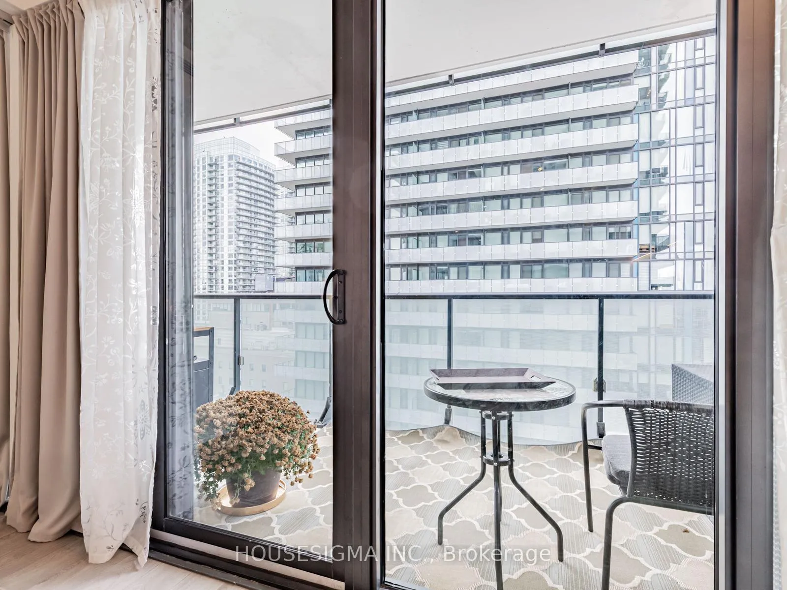Photo 18 of Unit 1201, 185 Roehampton Avenue, Toronto, Mount Pleasant West — HOMEH