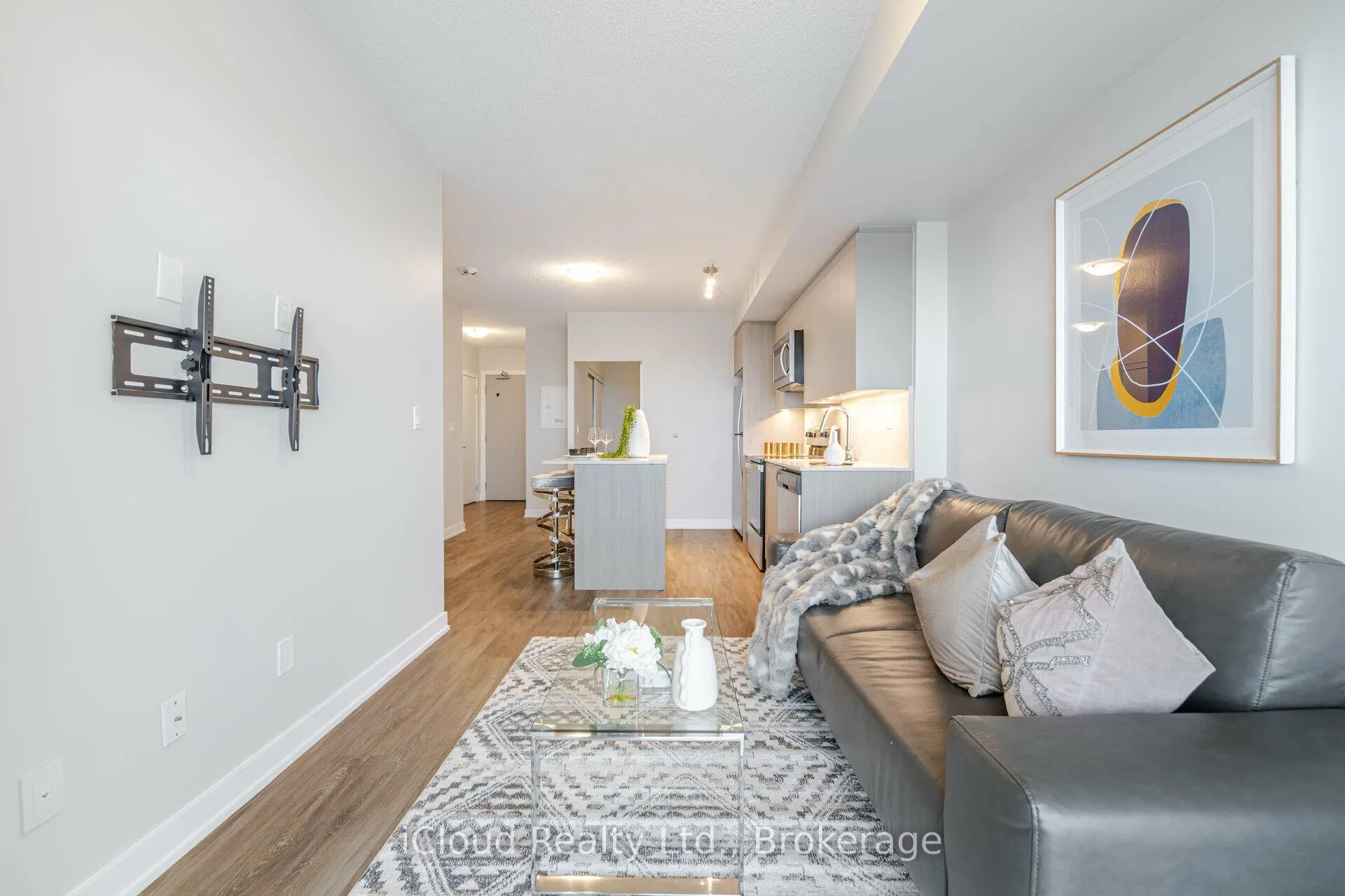 Photo 13 of 3200 Dakota Common, Burlington, Alton — HOMEH
