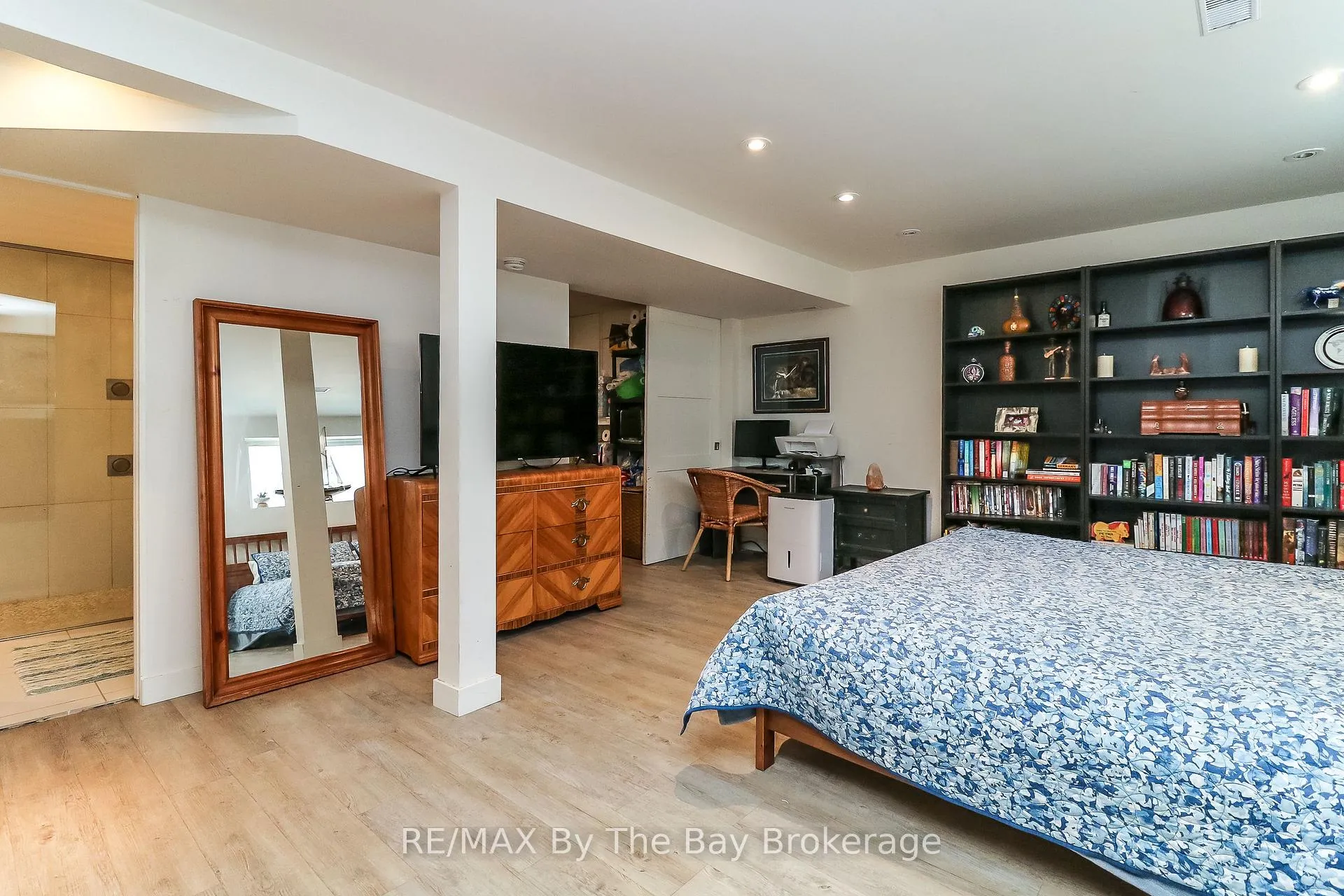 Photo 32 of 342 Coastline Drive, Wasaga Beach — HOMEH