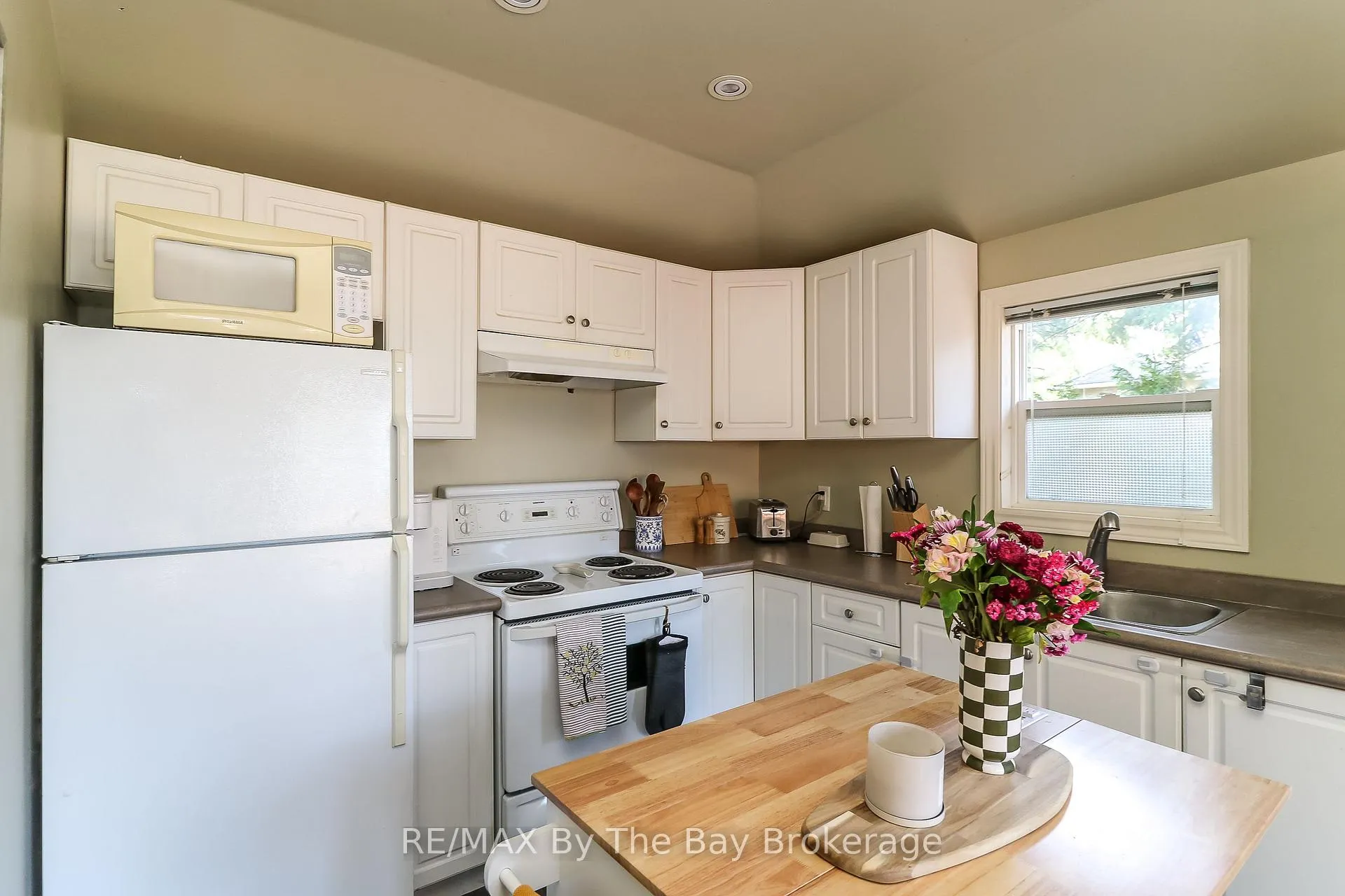 Photo 40 of 342 Coastline Drive, Wasaga Beach — HOMEH