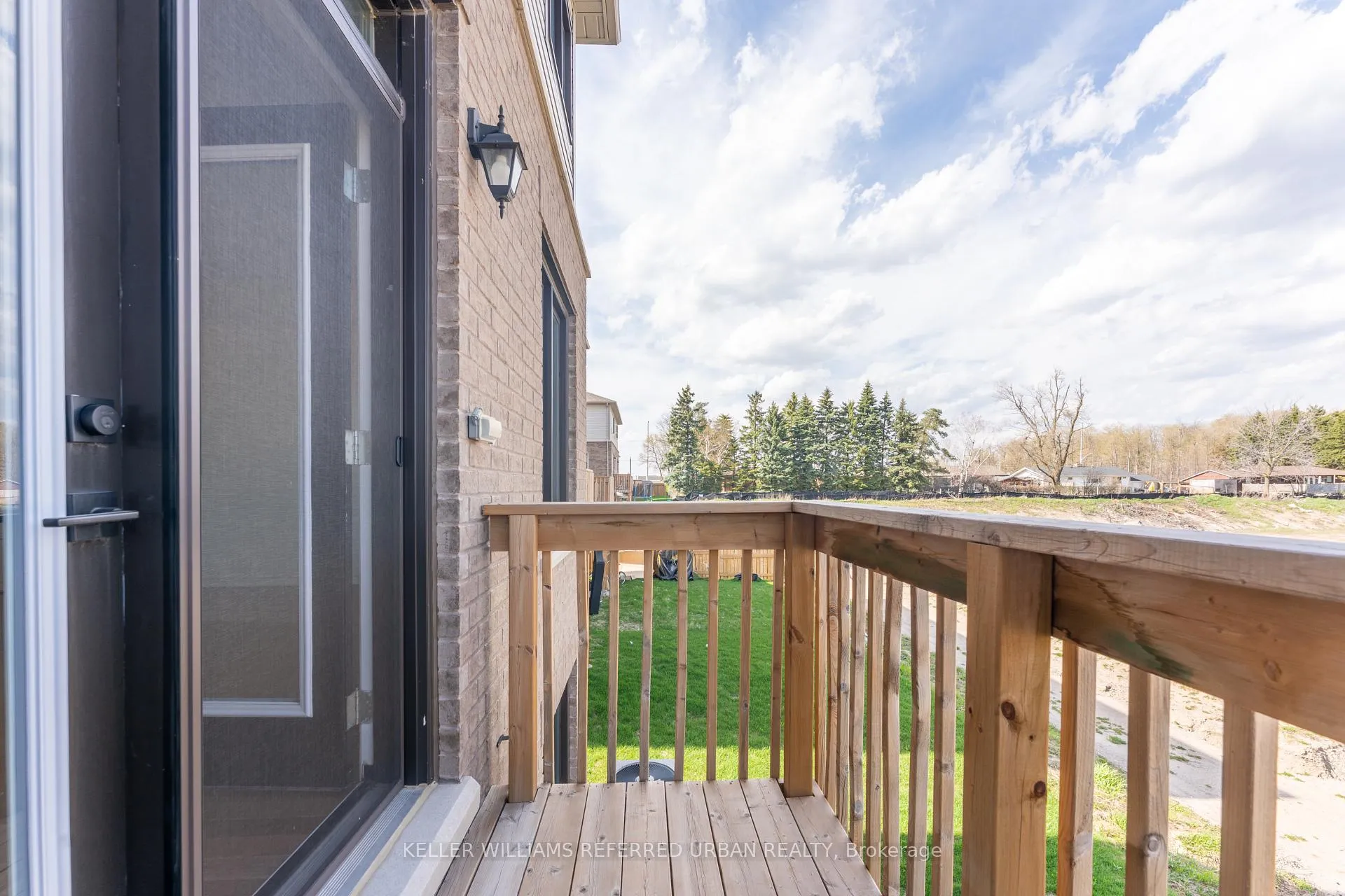 Photo 9 of 23 Greer Street, Barrie, Rural Barrie Southeast — HOMEH