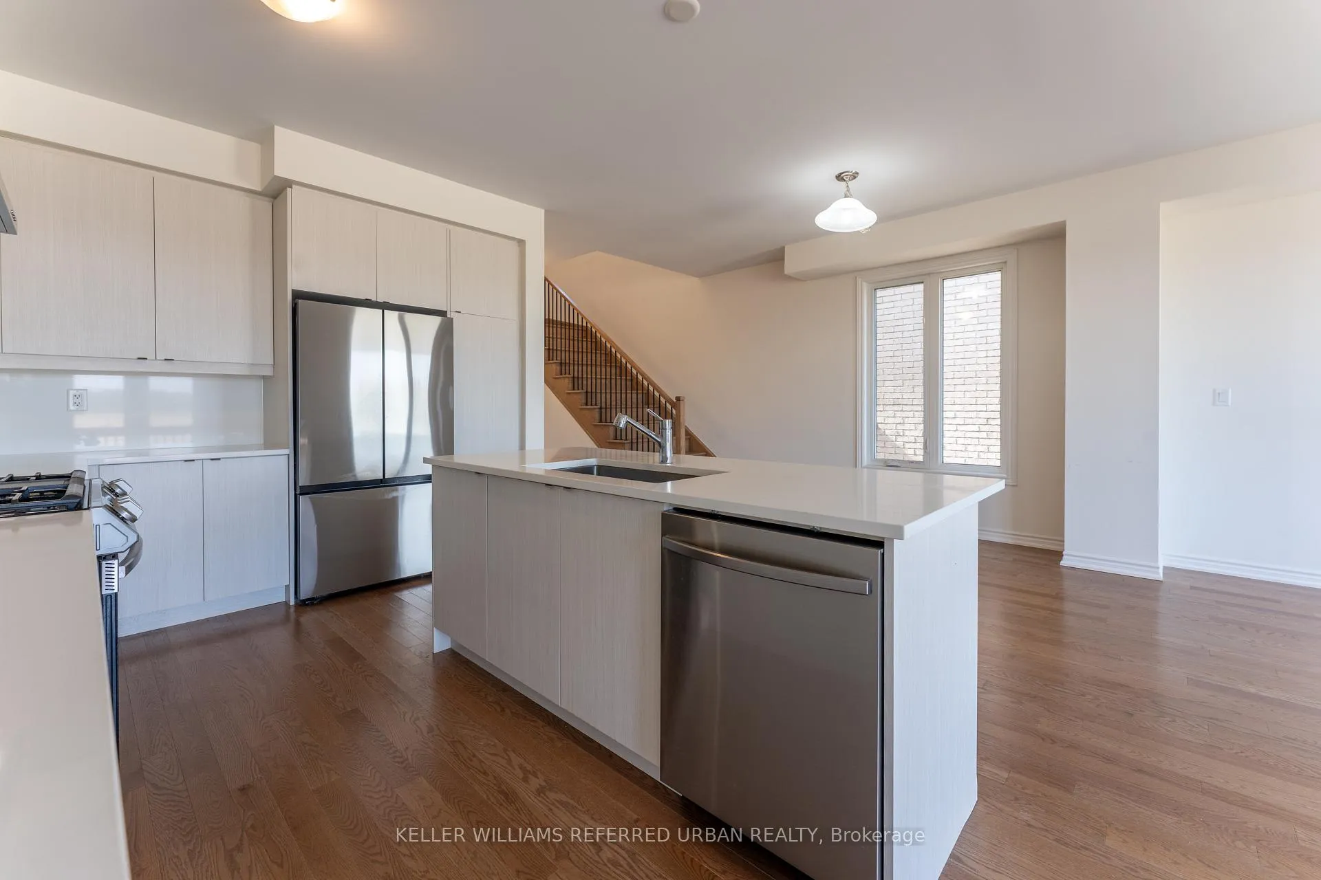 Photo 10 of 23 Greer Street, Barrie, Rural Barrie Southeast — HOMEH