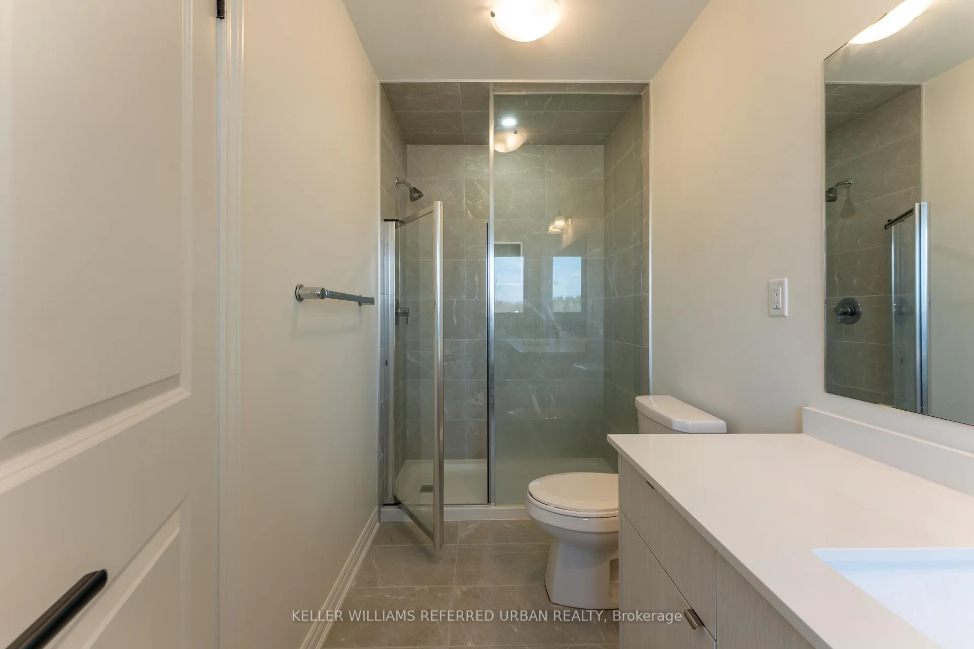 Photo 15 of 23 Greer Street, Barrie, Rural Barrie Southeast — HOMEH