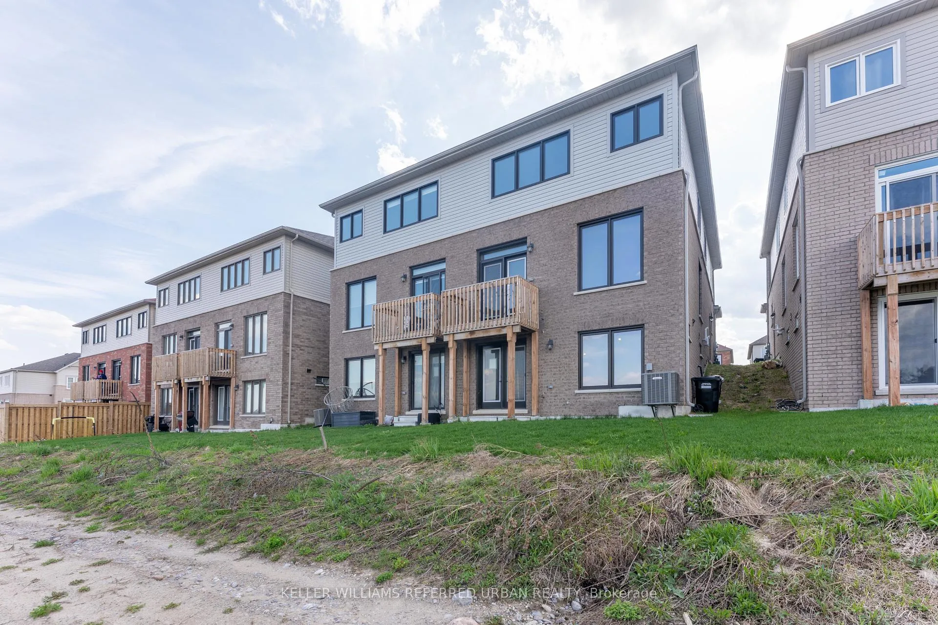 Photo 26 of 23 Greer Street, Barrie, Rural Barrie Southeast — HOMEH