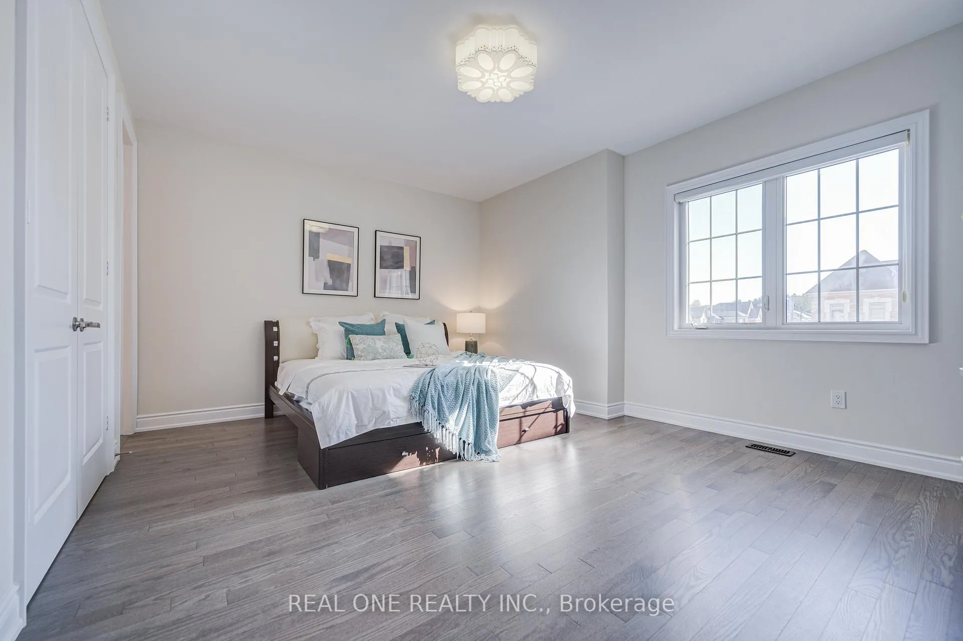 Photo 36 of 100 Conklin Crescent, Aurora, Rural Aurora — HOMEH