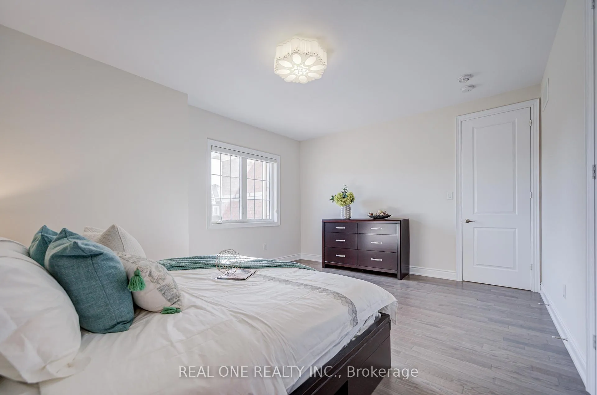 Photo 37 of 100 Conklin Crescent, Aurora, Rural Aurora — HOMEH