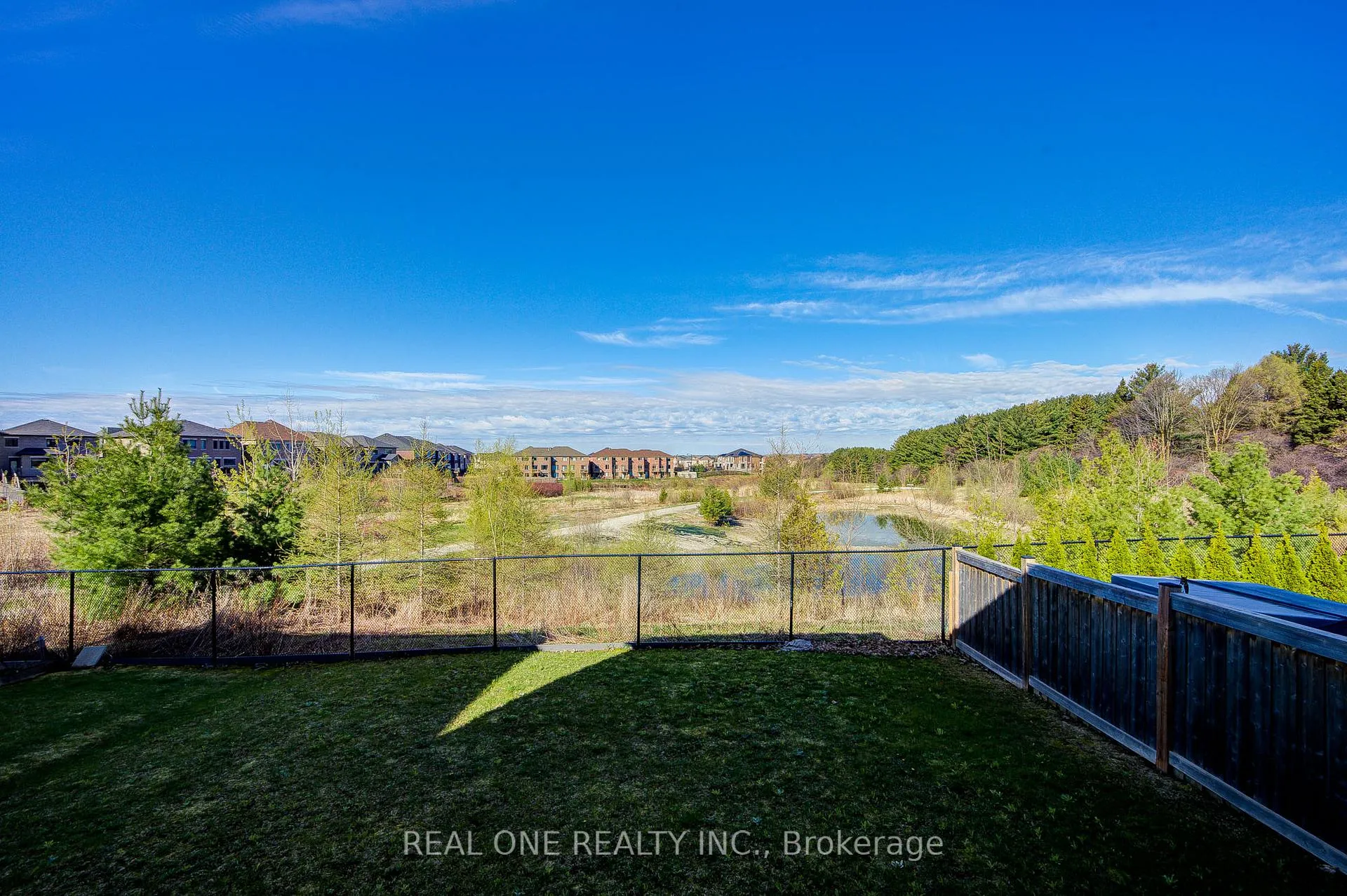 Photo 40 of 100 Conklin Crescent, Aurora, Rural Aurora — HOMEH