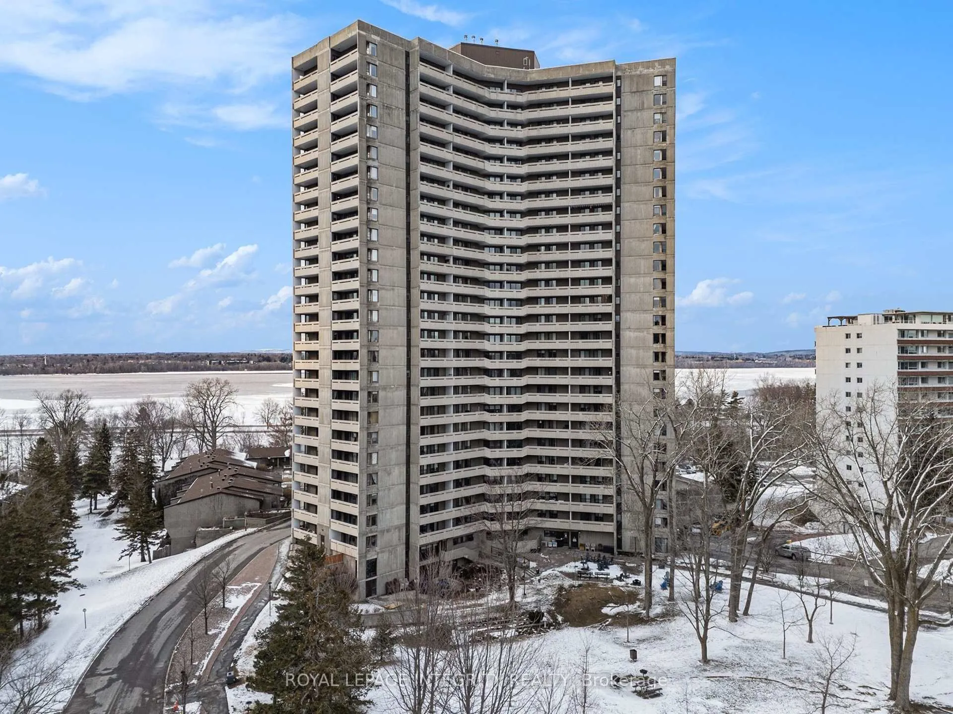 Photo 1 of Unit 906, 1081 Ambleside Drive, Ottawa, Woodroffe — HOMEH