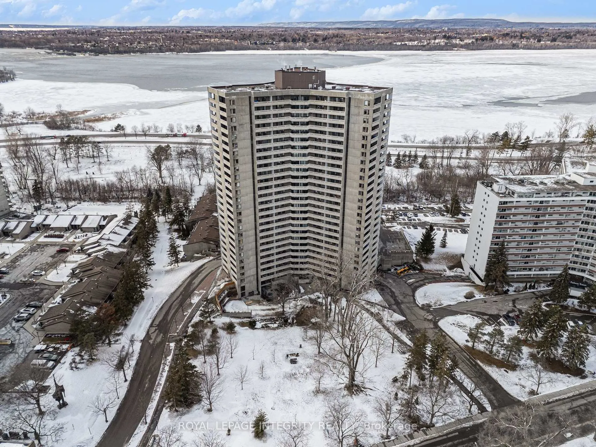 Photo 6 of Unit 906, 1081 Ambleside Drive, Ottawa, Woodroffe — HOMEH