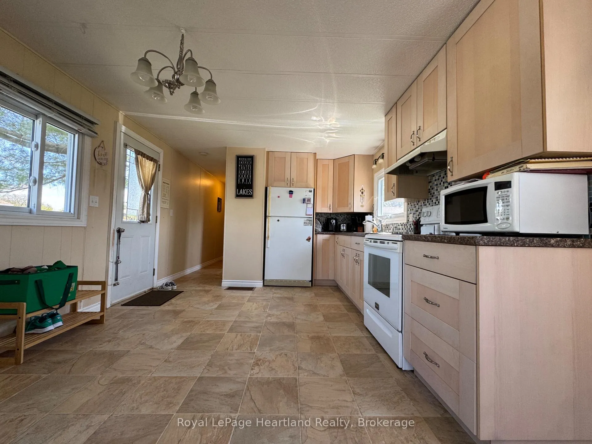 Photo 2 of Unit 36, 39724 Amberley Road, Morris Turnberry, Turnberry — HOMEH