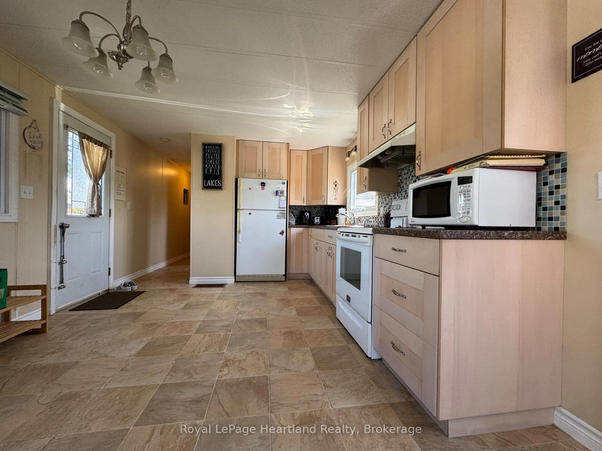 Photo 8 of Unit 36, 39724 Amberley Road, Morris Turnberry, Turnberry — HOMEH