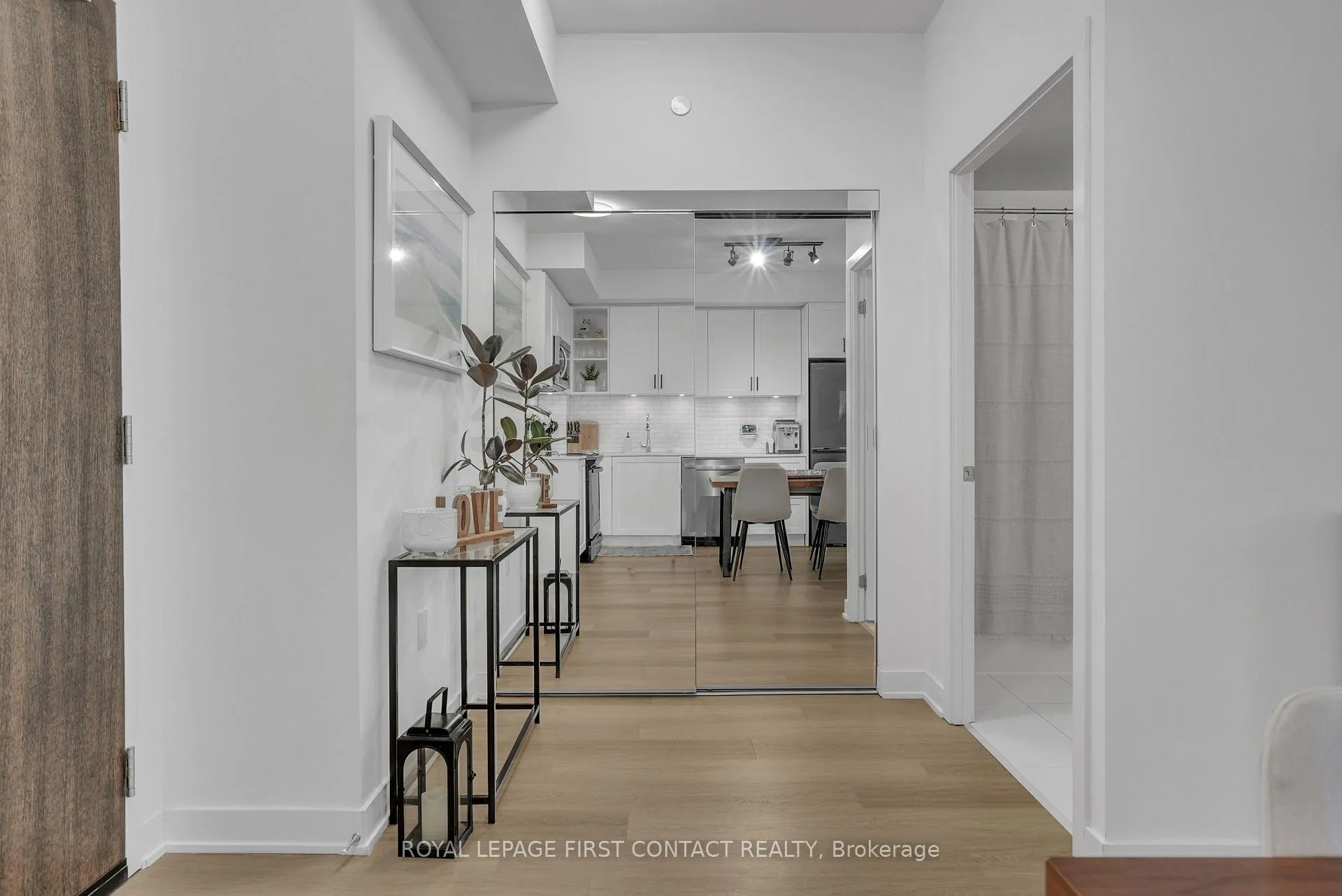 Photo 10 of Unit 407, 100 Eagle Rock Way, Vaughan, Rural Vaughan — HOMEH