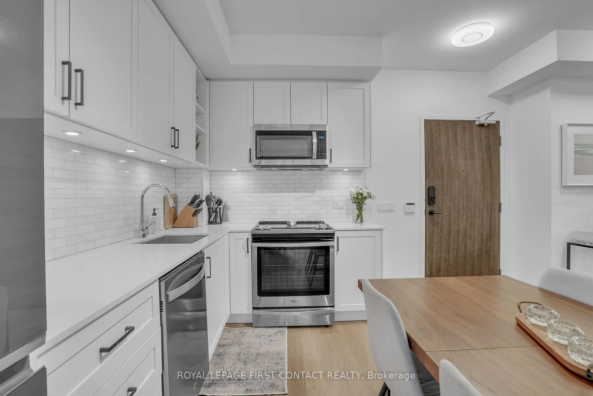 Photo 14 of Unit 407, 100 Eagle Rock Way, Vaughan, Rural Vaughan — HOMEH
