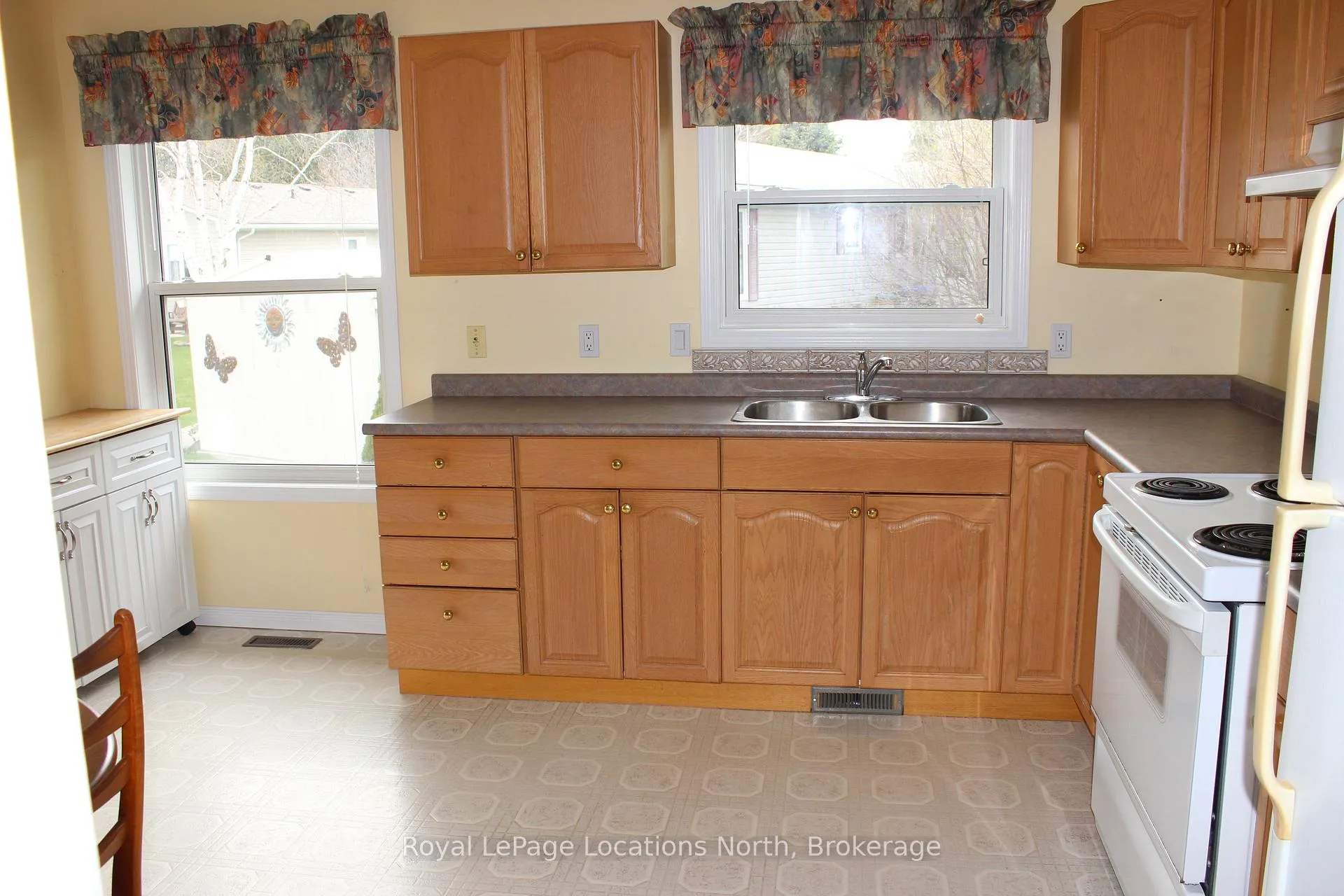 Photo 12 of 4 St. James Place, Wasaga Beach — HOMEH