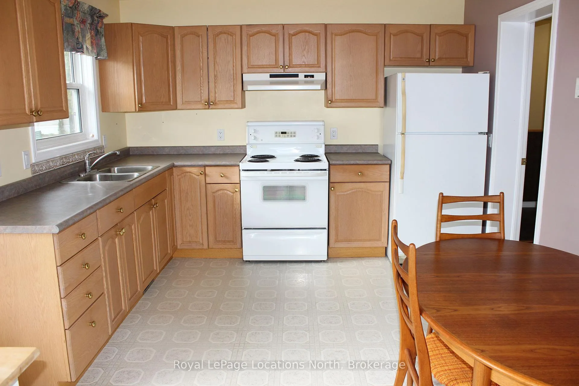 Photo 21 of 4 St. James Place, Wasaga Beach — HOMEH