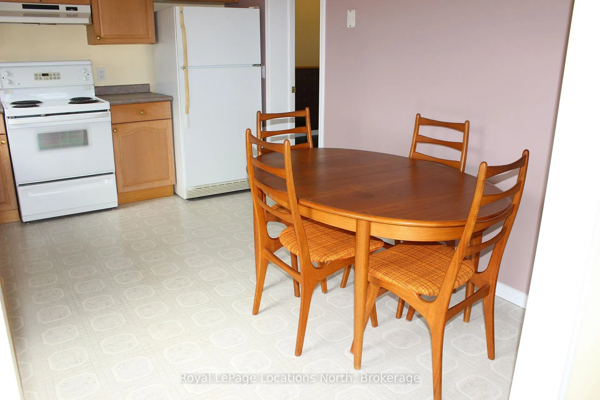 Photo 25 of 4 St. James Place, Wasaga Beach — HOMEH