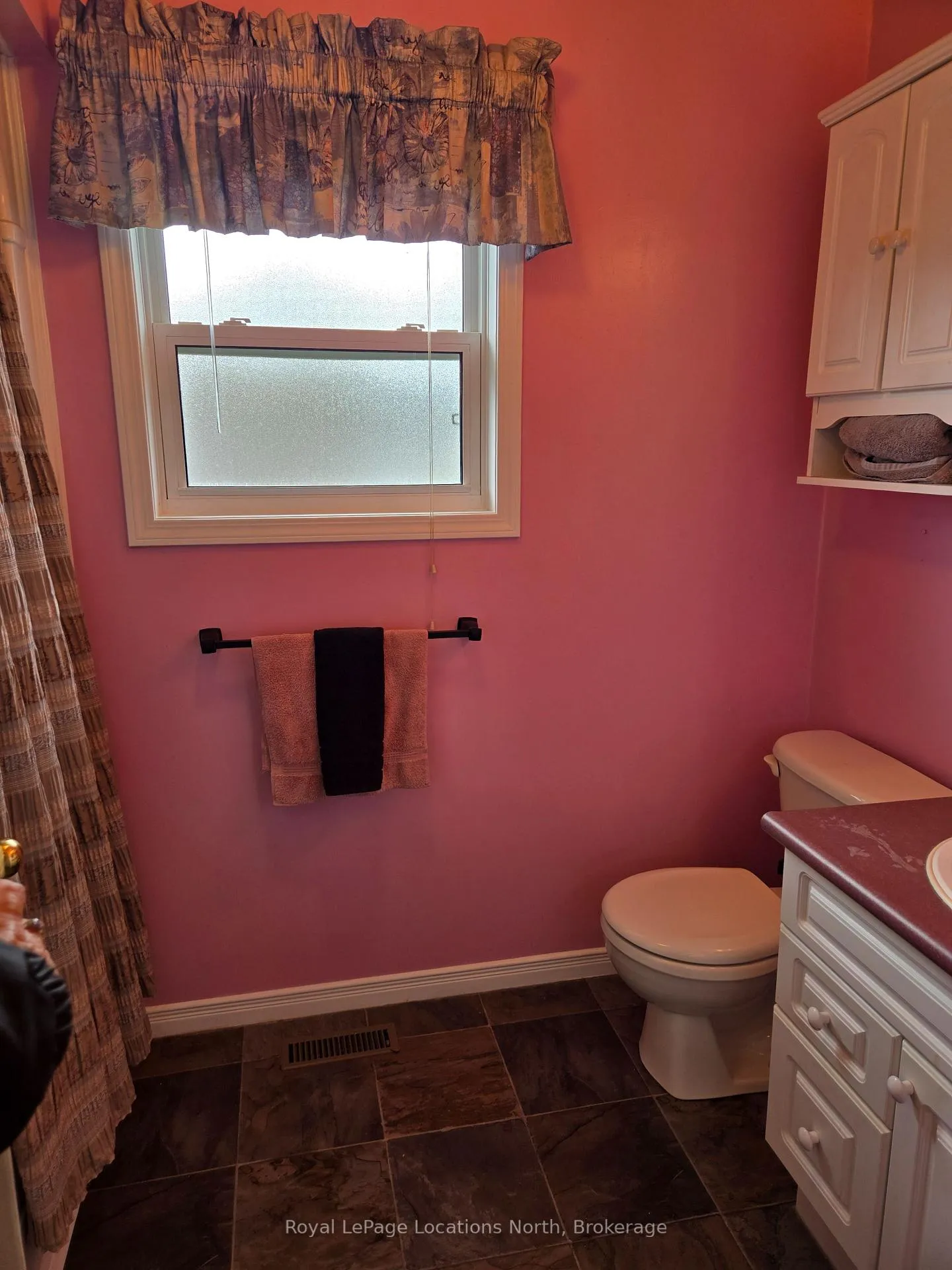 Photo 31 of 4 St. James Place, Wasaga Beach — HOMEH