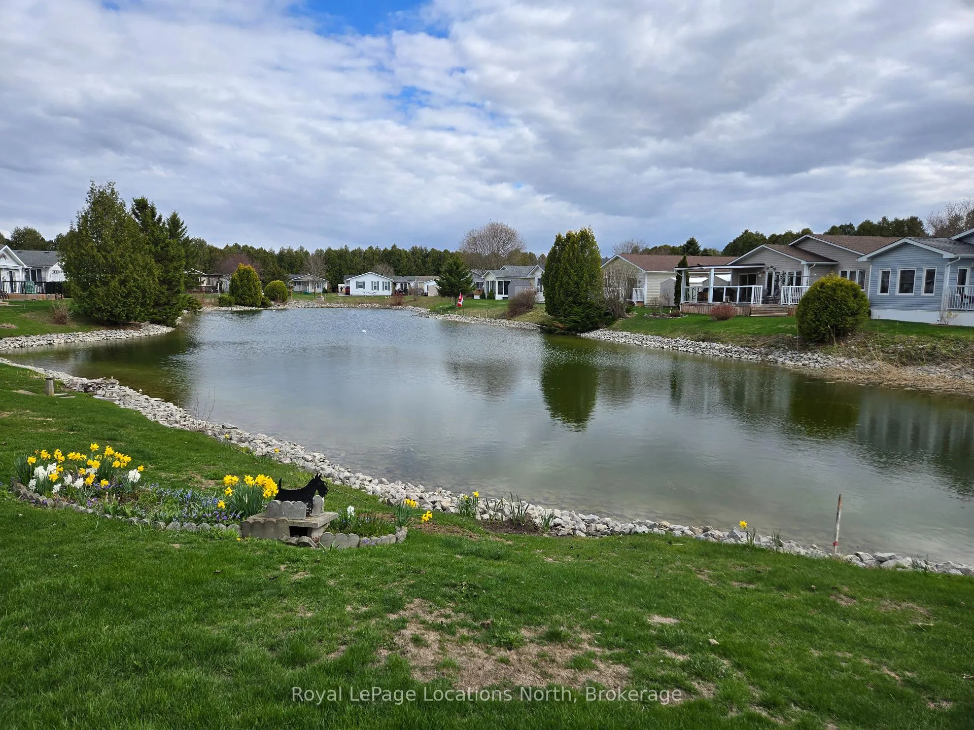 Photo 40 of 4 St. James Place, Wasaga Beach — HOMEH