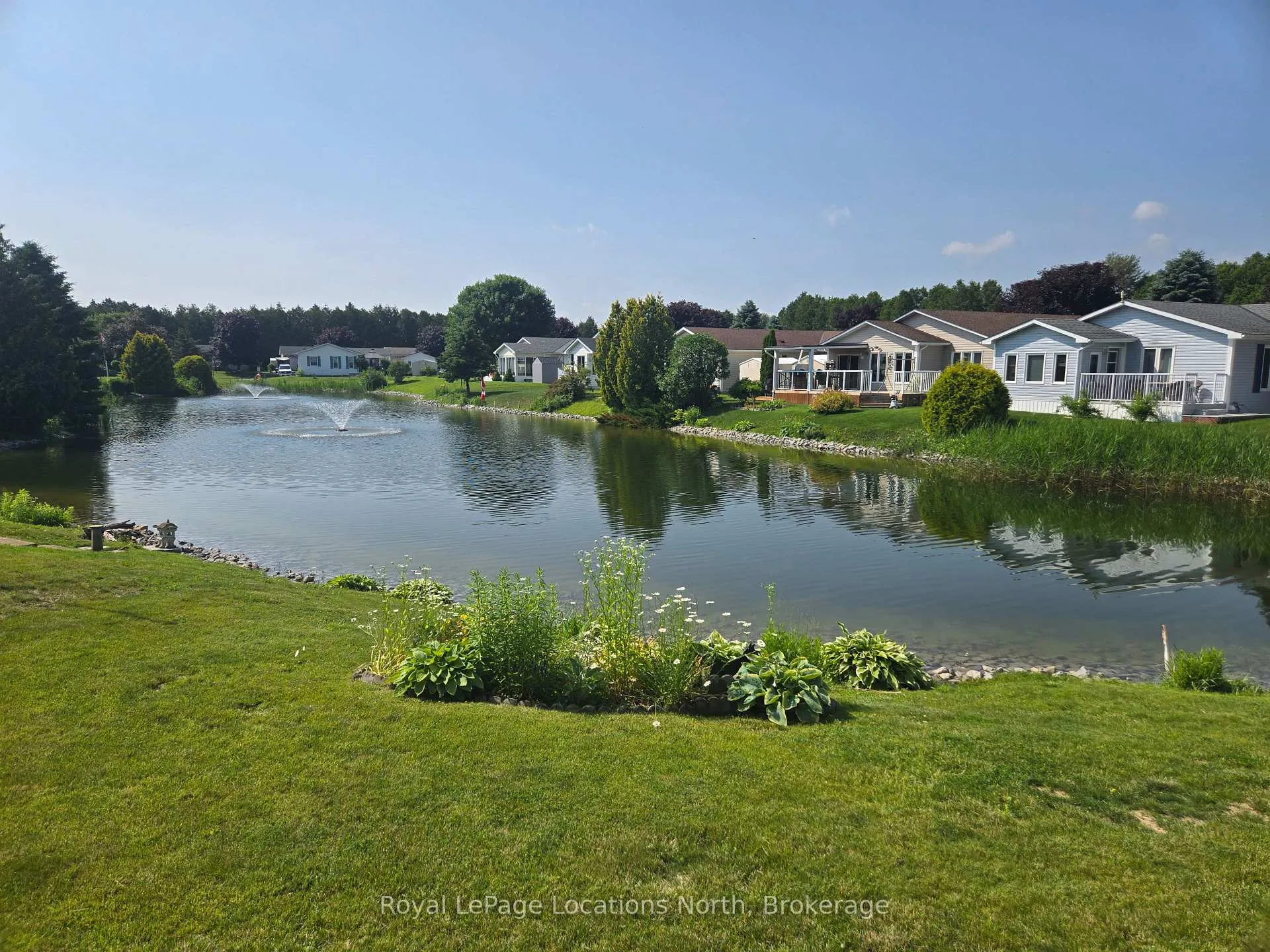Photo 3 of 4 St. James Place, Wasaga Beach — HOMEH