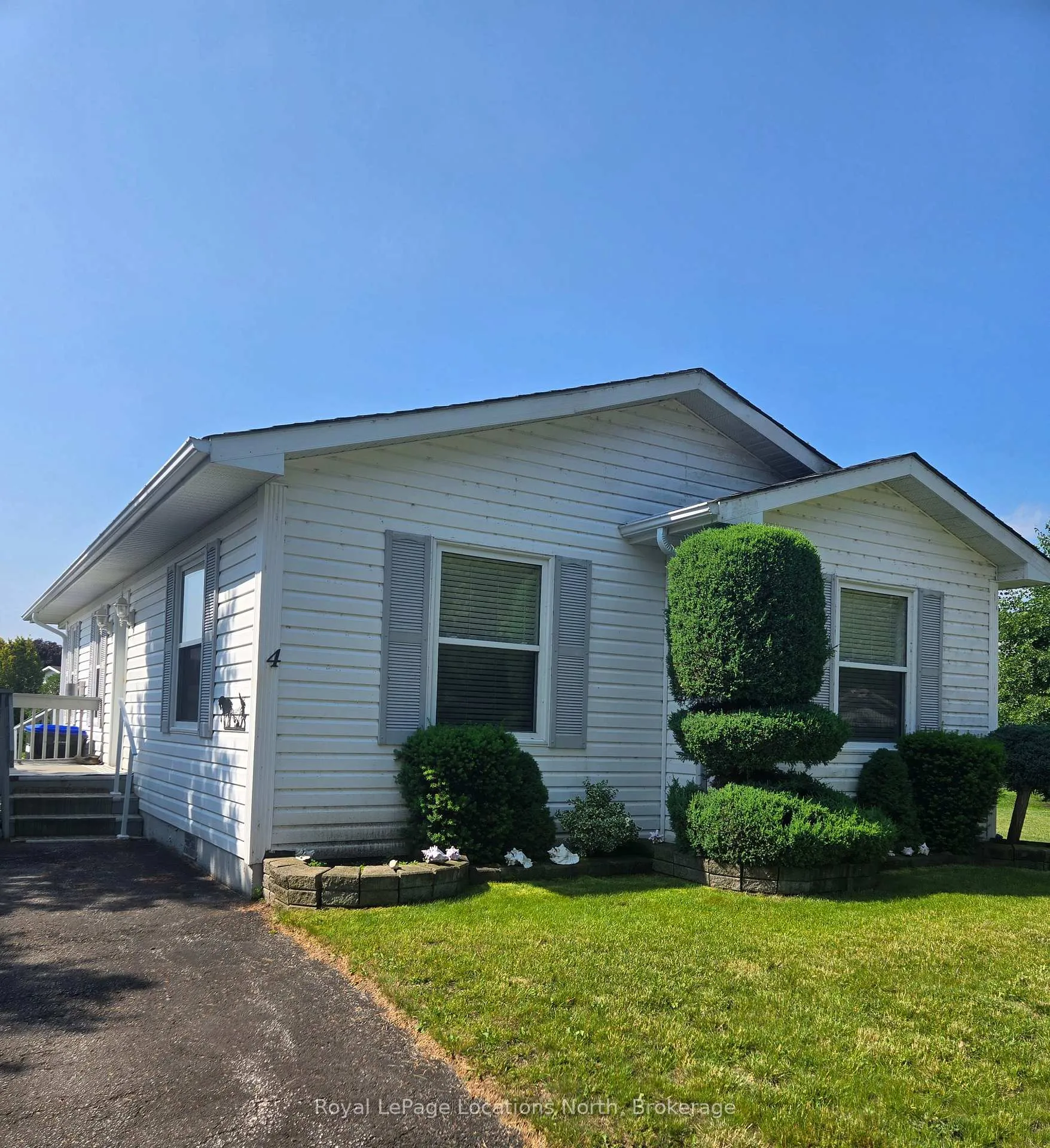 Photo 53 of 4 St. James Place, Wasaga Beach — HOMEH
