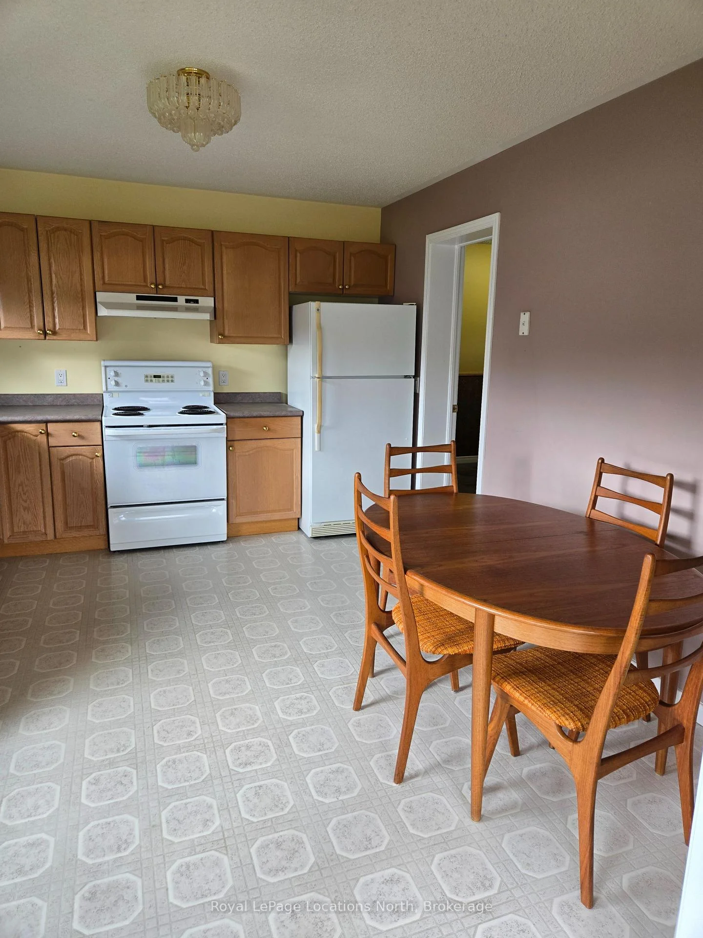 Photo 17 of 4 St. James Place, Wasaga Beach — HOMEH