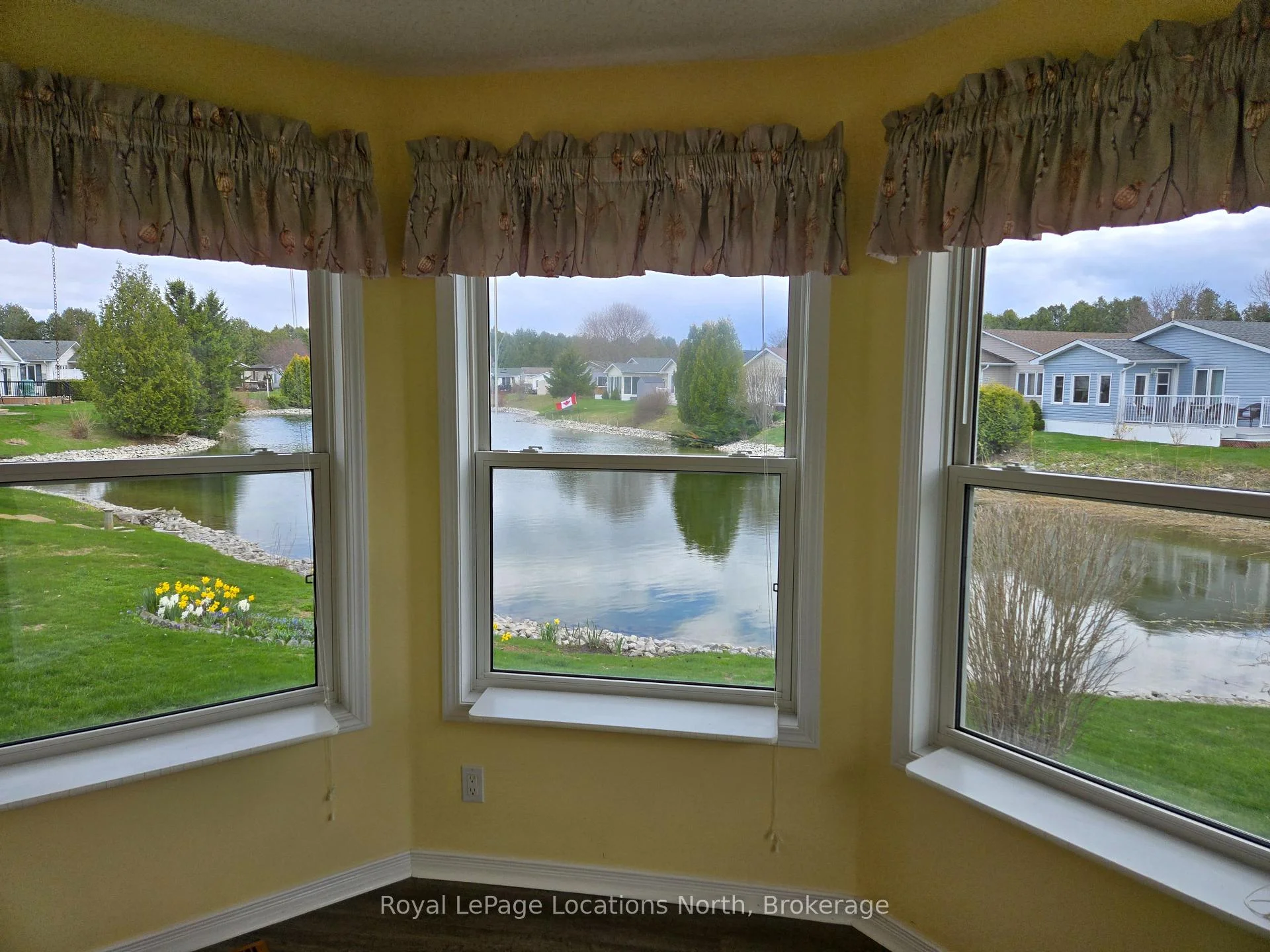 Photo 24 of 4 St. James Place, Wasaga Beach — HOMEH