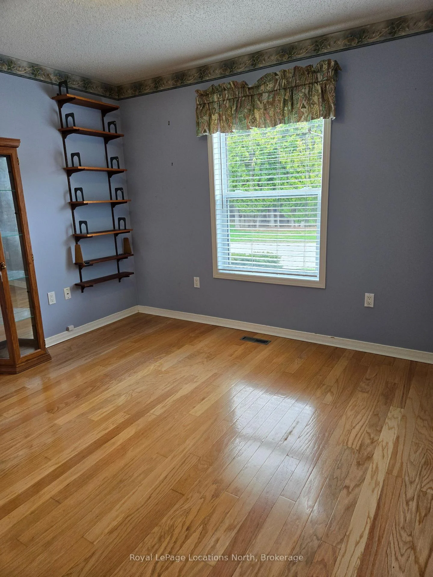 Photo 26 of 4 St. James Place, Wasaga Beach — HOMEH