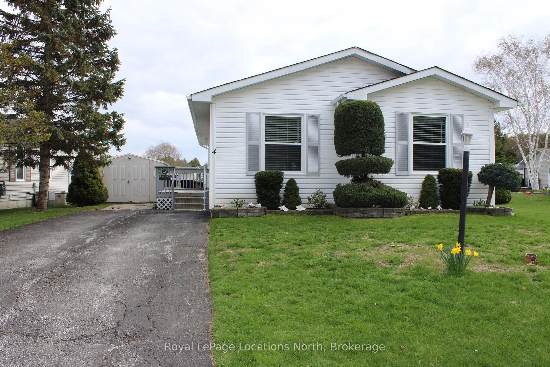 Photo 42 of 4 St. James Place, Wasaga Beach — HOMEH