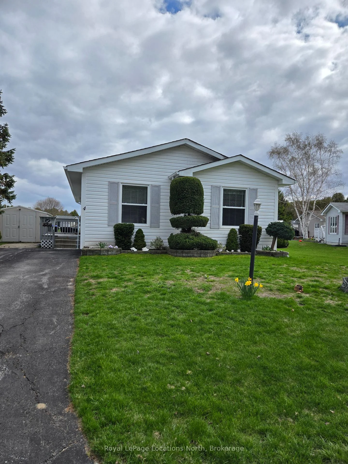 Photo 45 of 4 St. James Place, Wasaga Beach — HOMEH