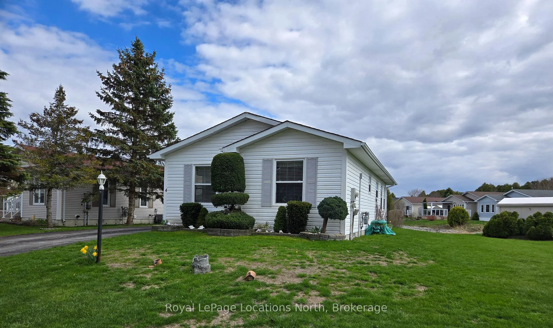 Photo 50 of 4 St. James Place, Wasaga Beach — HOMEH