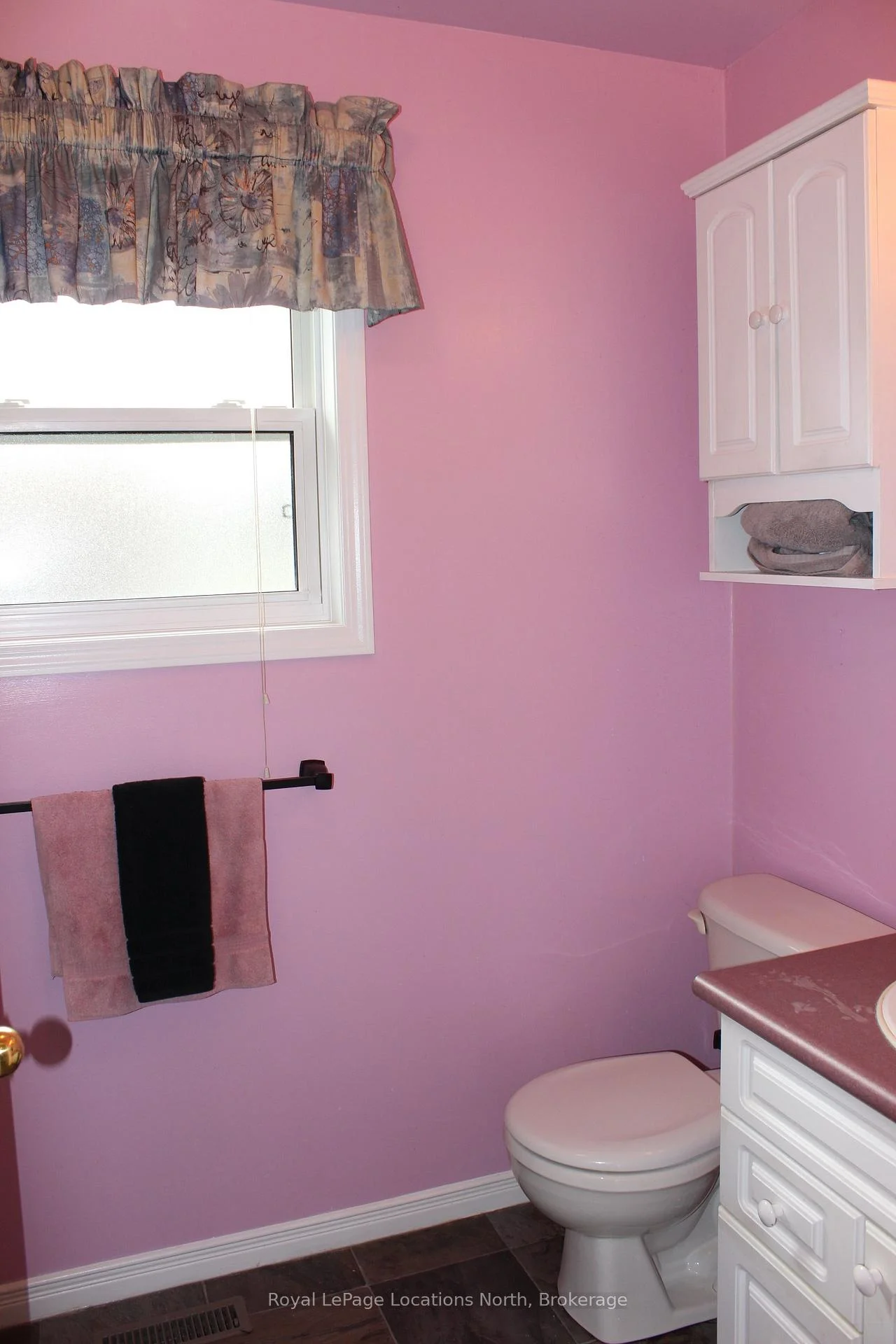 Photo 61 of 4 St. James Place, Wasaga Beach — HOMEH