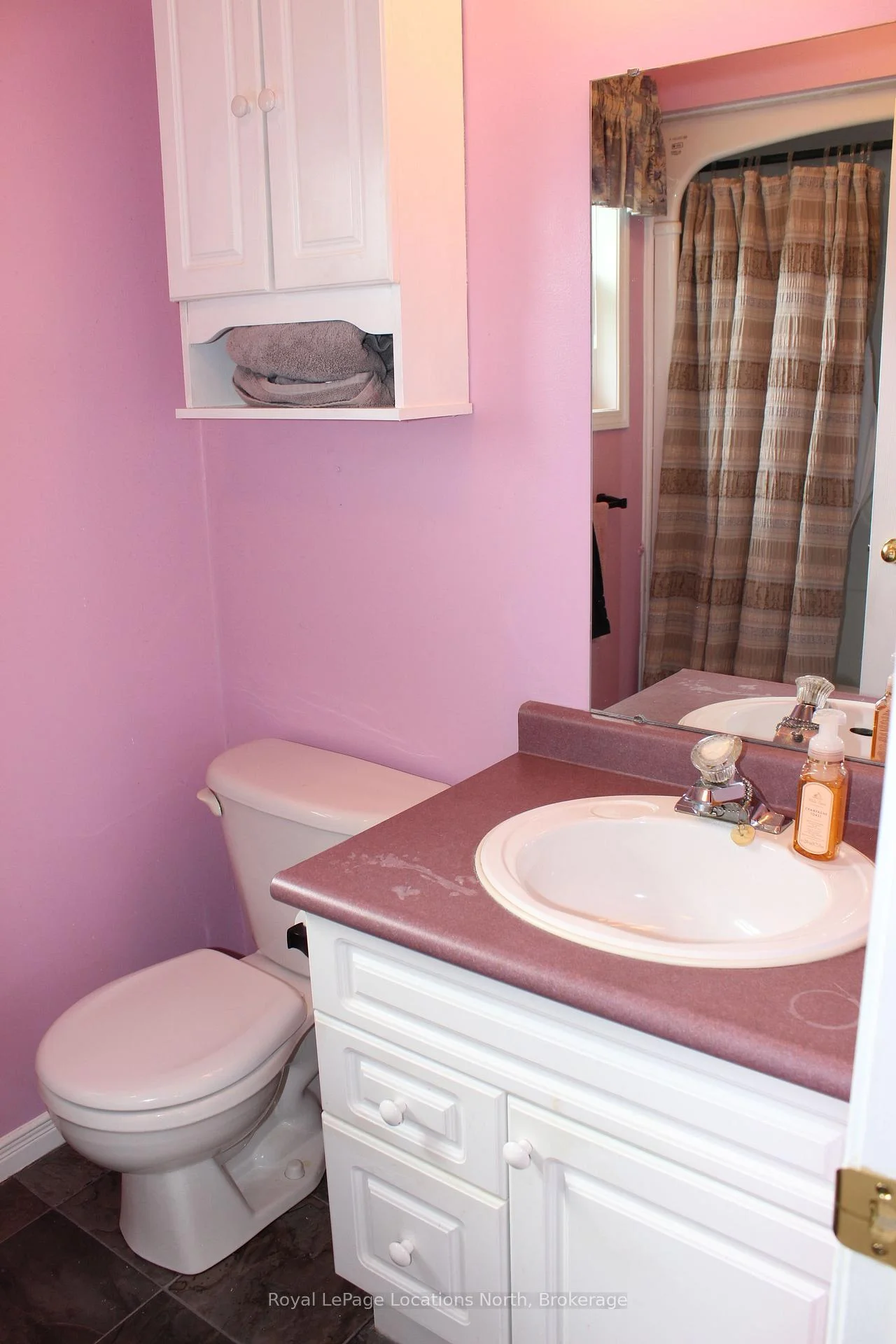 Photo 62 of 4 St. James Place, Wasaga Beach — HOMEH