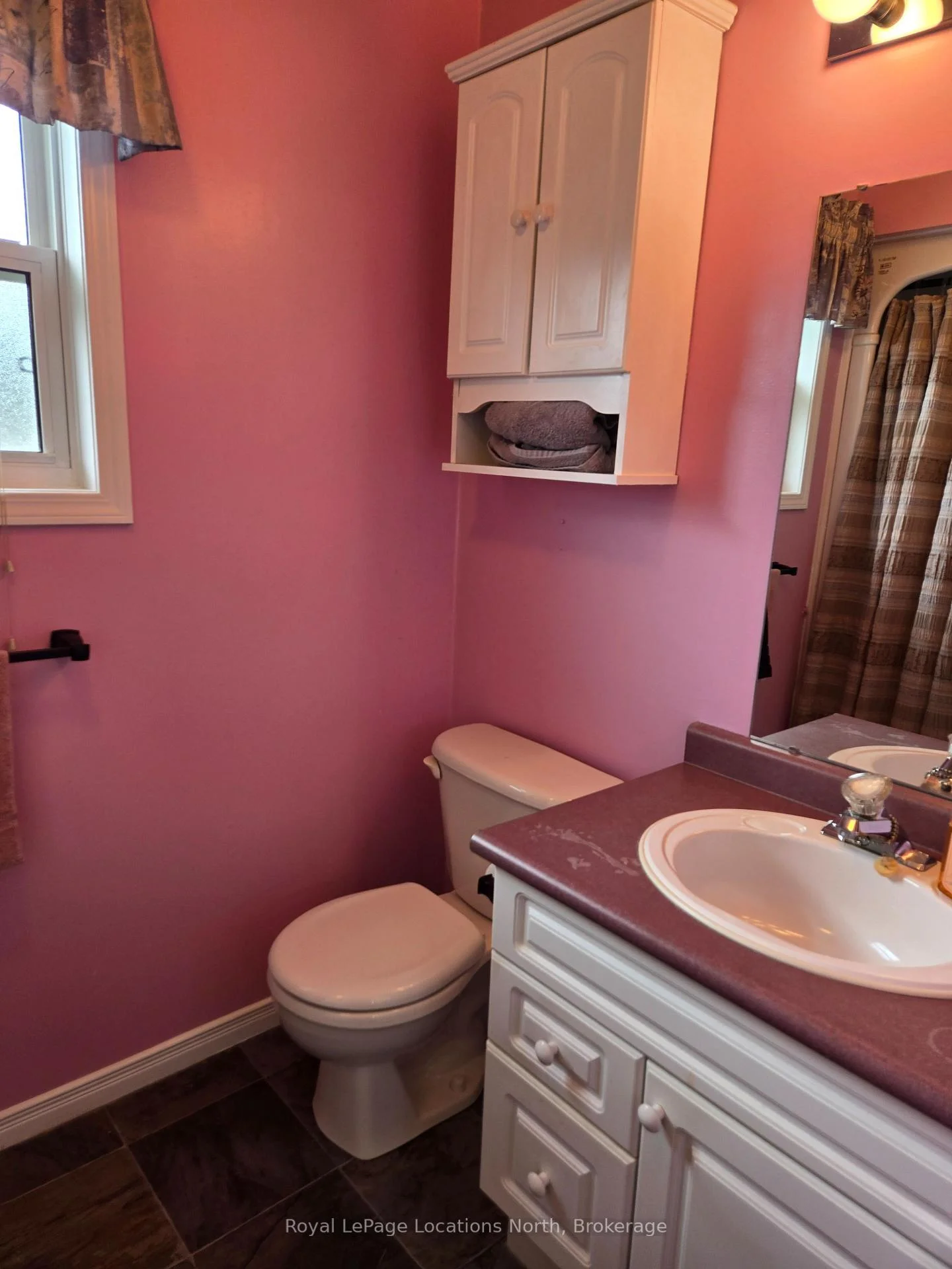 Photo 63 of 4 St. James Place, Wasaga Beach — HOMEH
