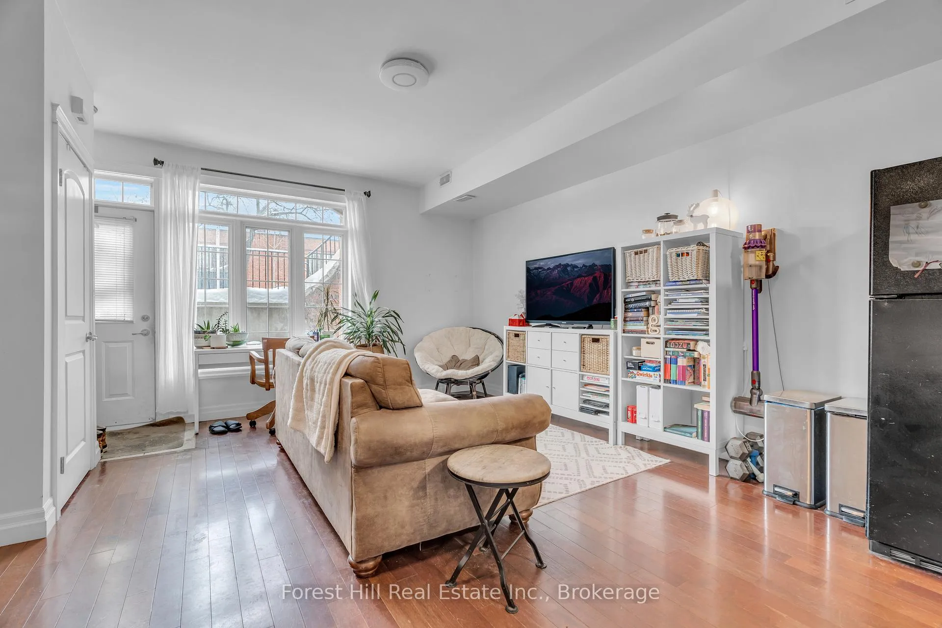Photo 3 of Unit 104, 555 King Street E, Kitchener, King East — HOMEH