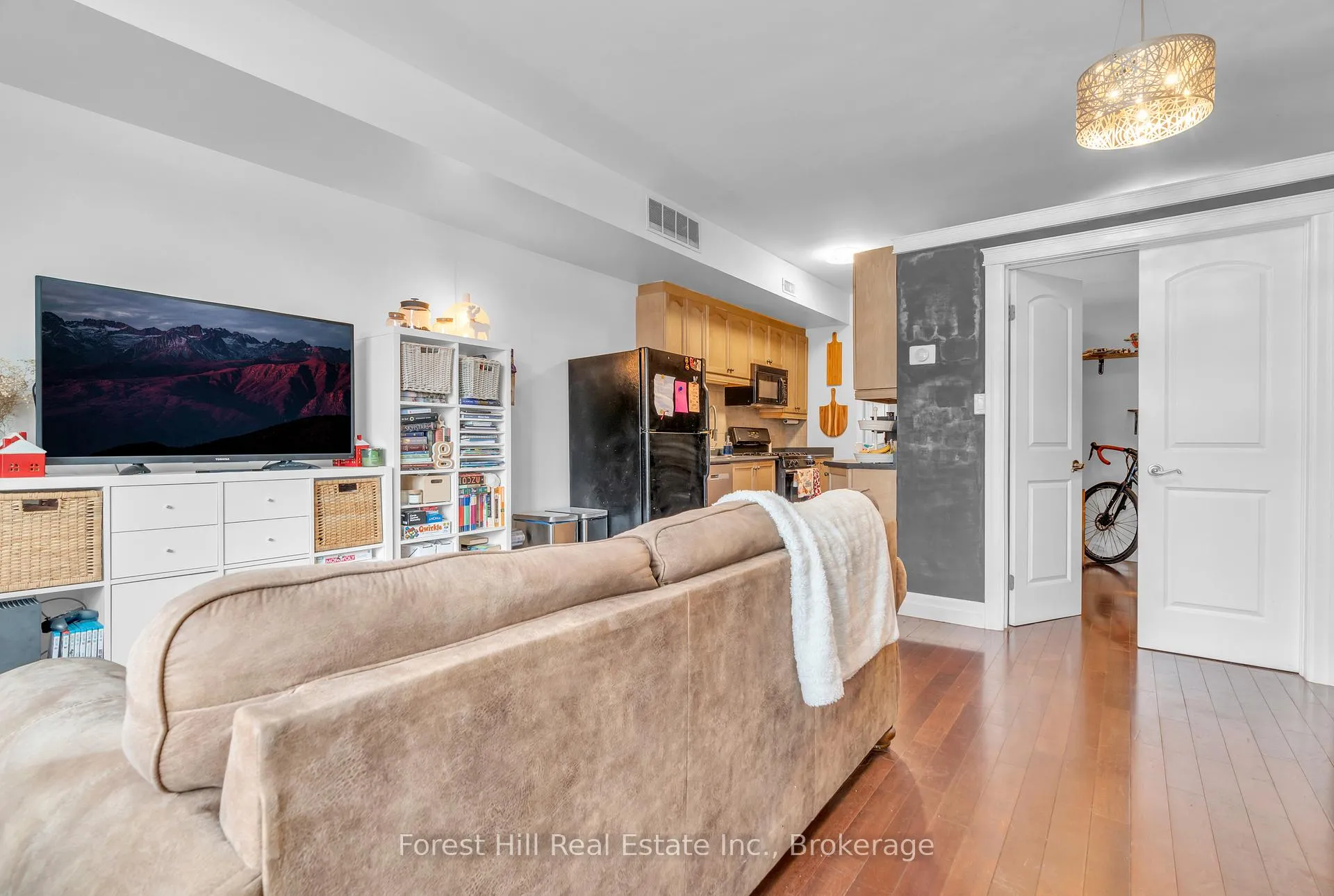 Photo 5 of Unit 104, 555 King Street E, Kitchener, King East — HOMEH