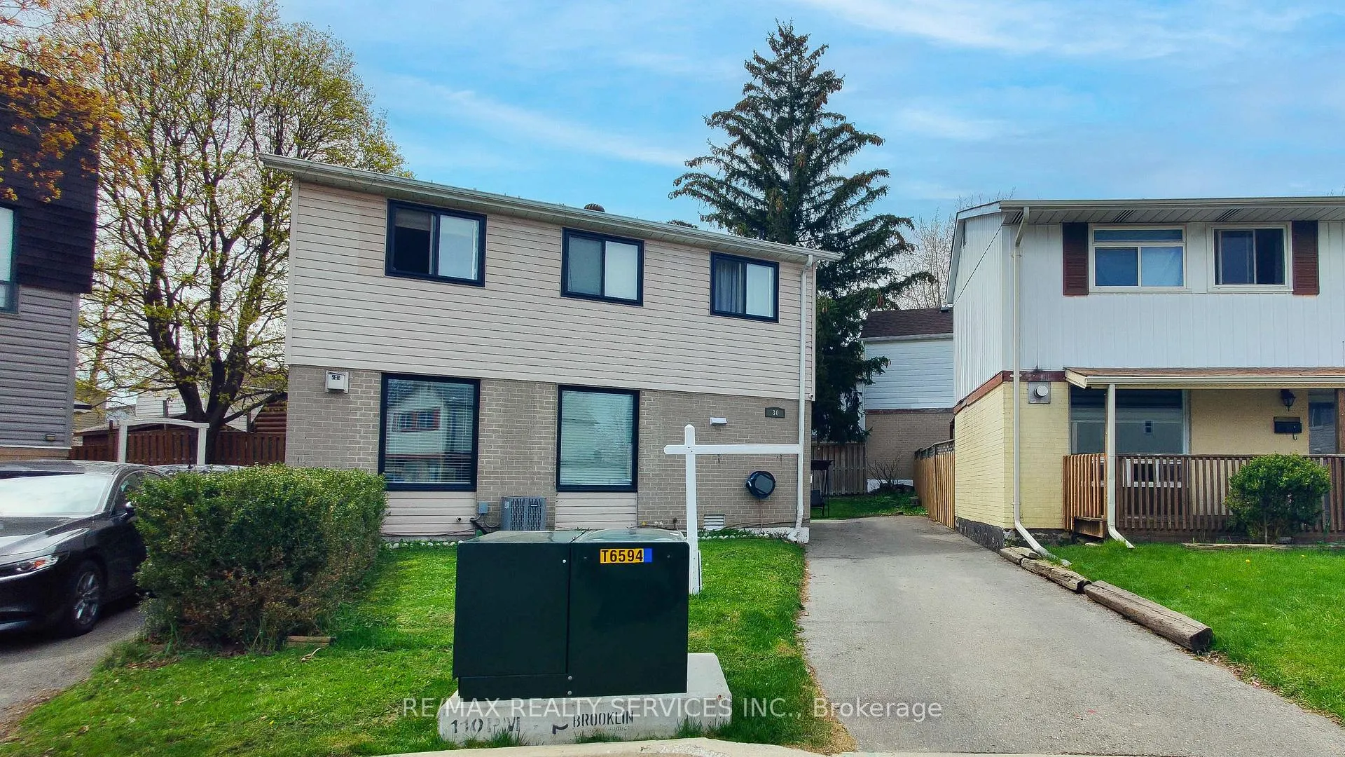 Photo 1 of 30 Haley Court, Brampton, Central Park — HOMEH