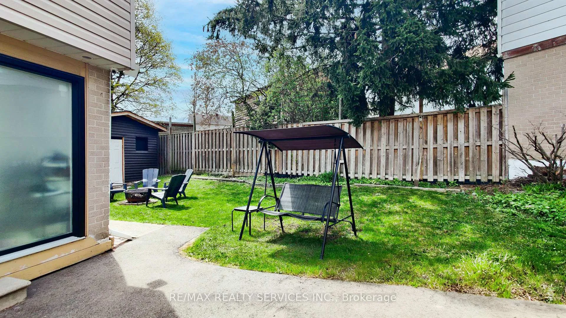 Photo 3 of 30 Haley Court, Brampton, Central Park — HOMEH