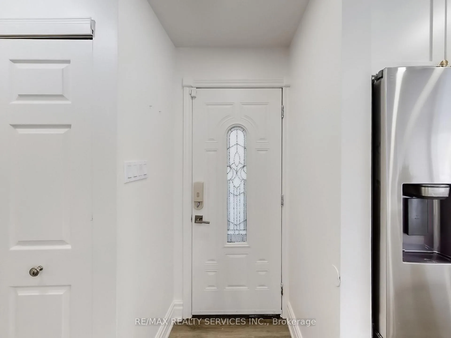 Photo 4 of 30 Haley Court, Brampton, Central Park — HOMEH