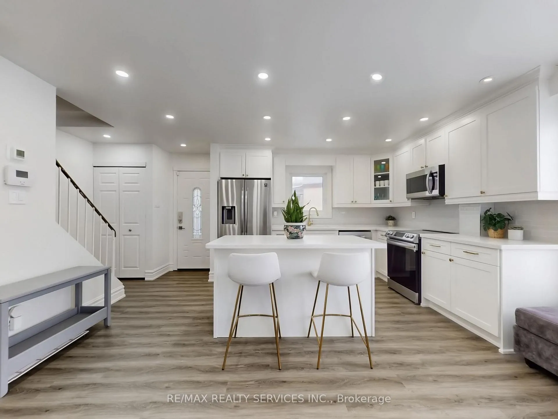 Photo 8 of 30 Haley Court, Brampton, Central Park — HOMEH