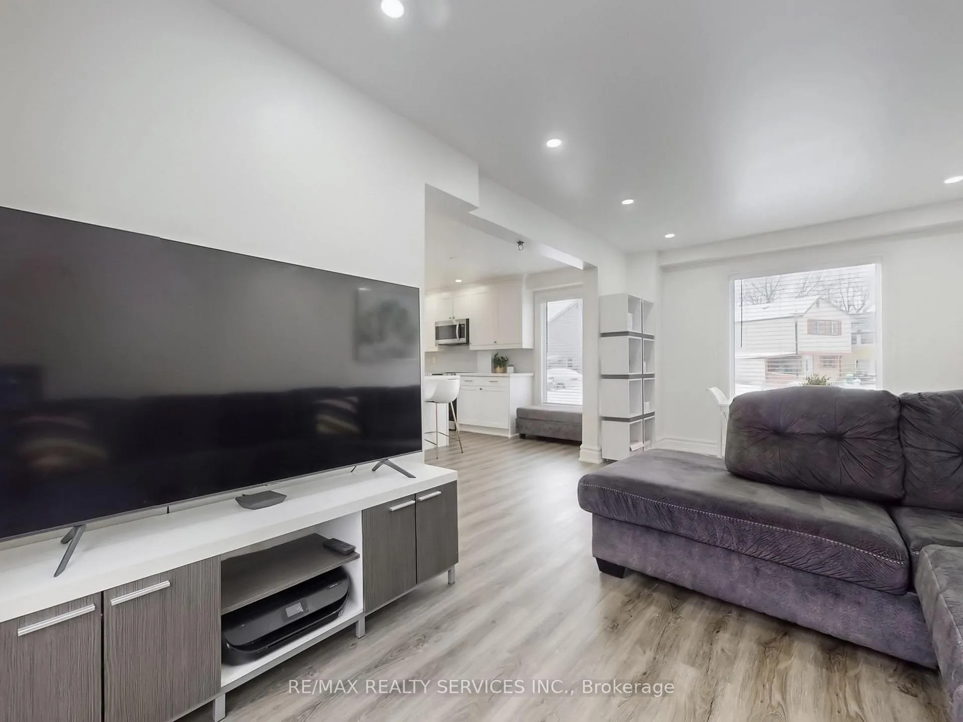 Photo 11 of 30 Haley Court, Brampton, Central Park — HOMEH