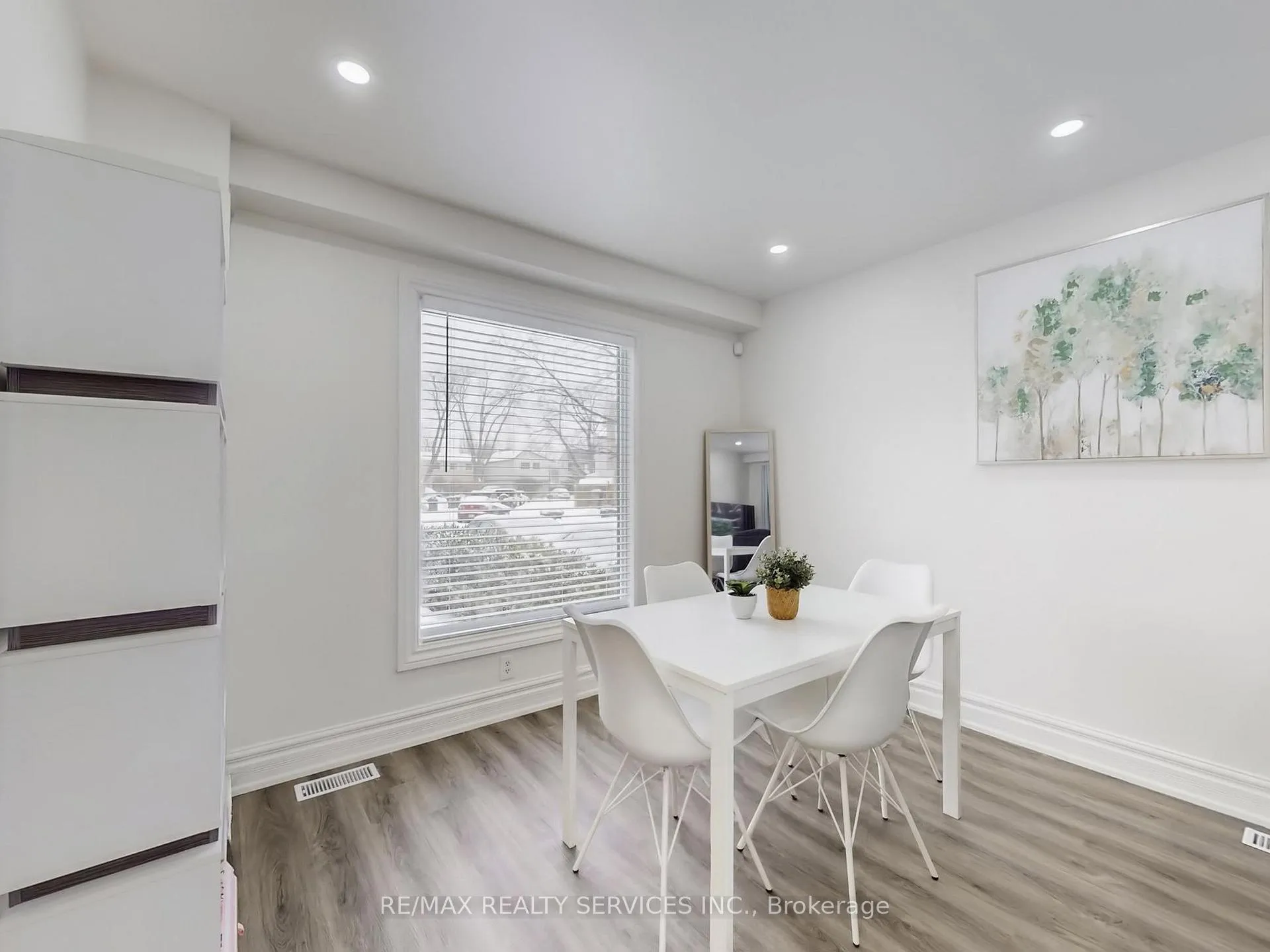 Photo 12 of 30 Haley Court, Brampton, Central Park — HOMEH
