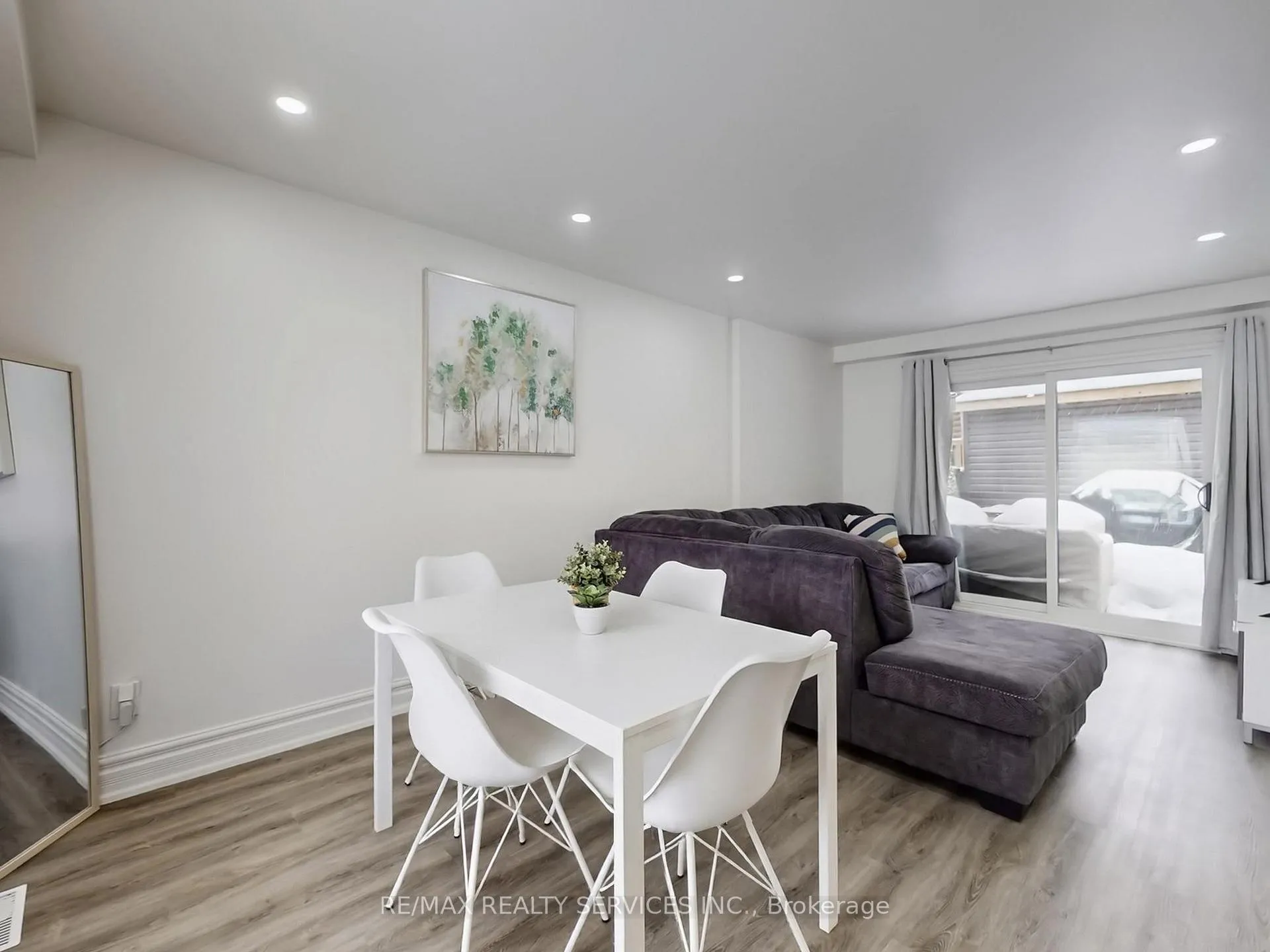 Photo 16 of 30 Haley Court, Brampton, Central Park — HOMEH