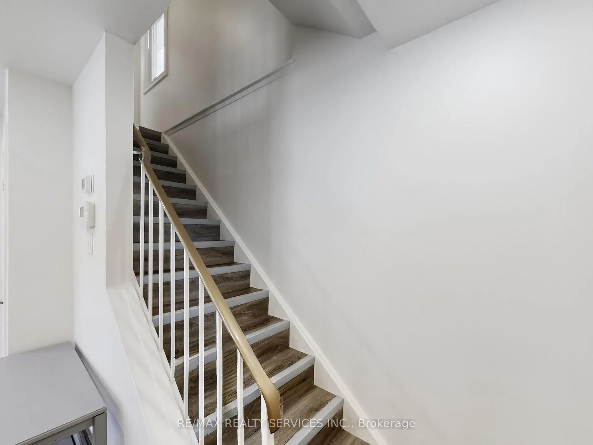 Photo 17 of 30 Haley Court, Brampton, Central Park — HOMEH