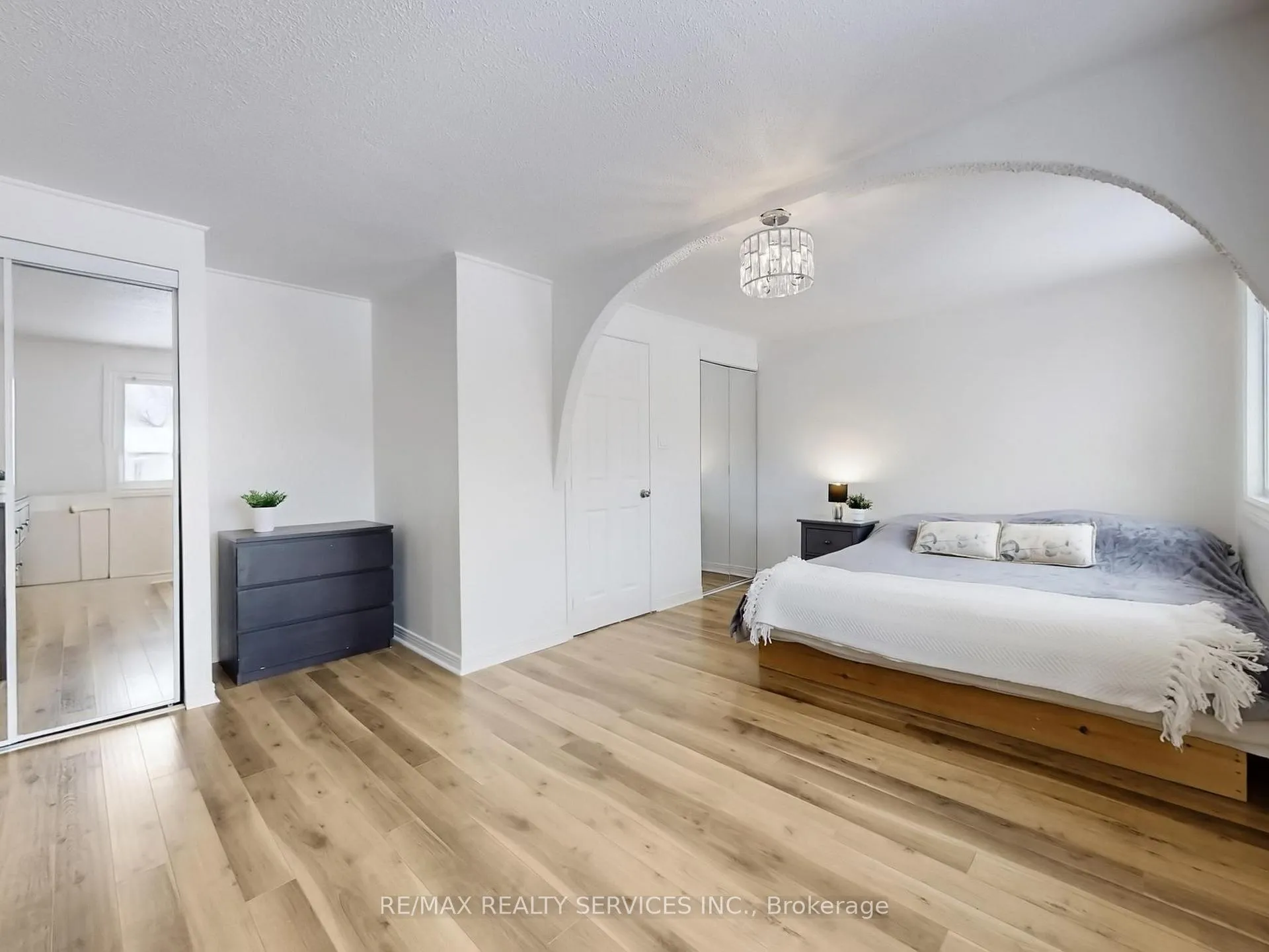 Photo 22 of 30 Haley Court, Brampton, Central Park — HOMEH