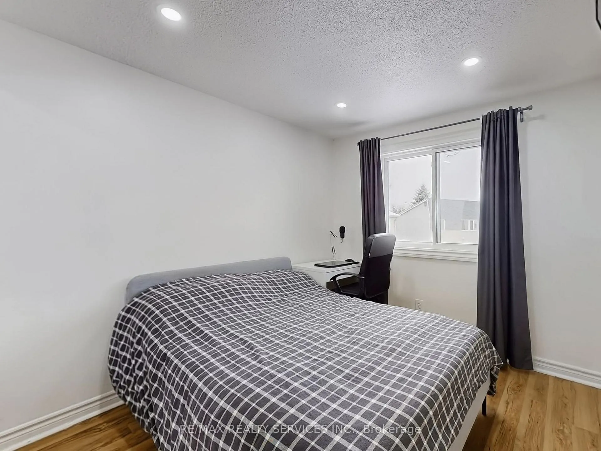 Photo 27 of 30 Haley Court, Brampton, Central Park — HOMEH