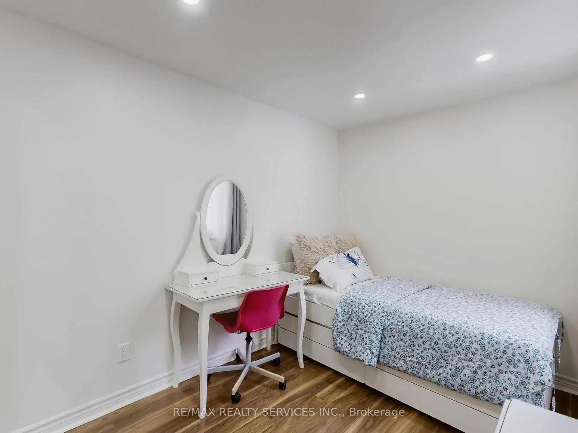 Photo 29 of 30 Haley Court, Brampton, Central Park — HOMEH