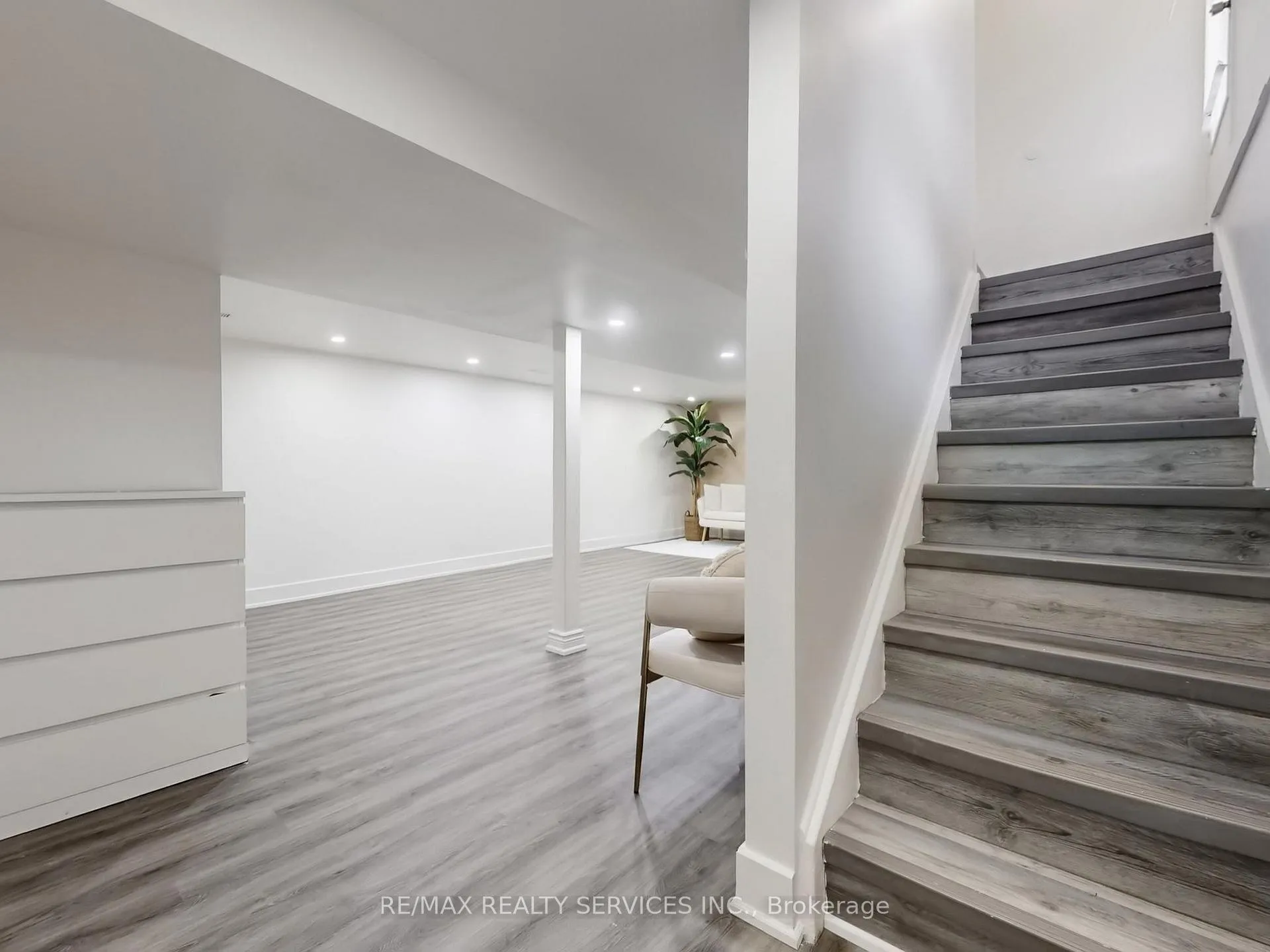 Photo 33 of 30 Haley Court, Brampton, Central Park — HOMEH